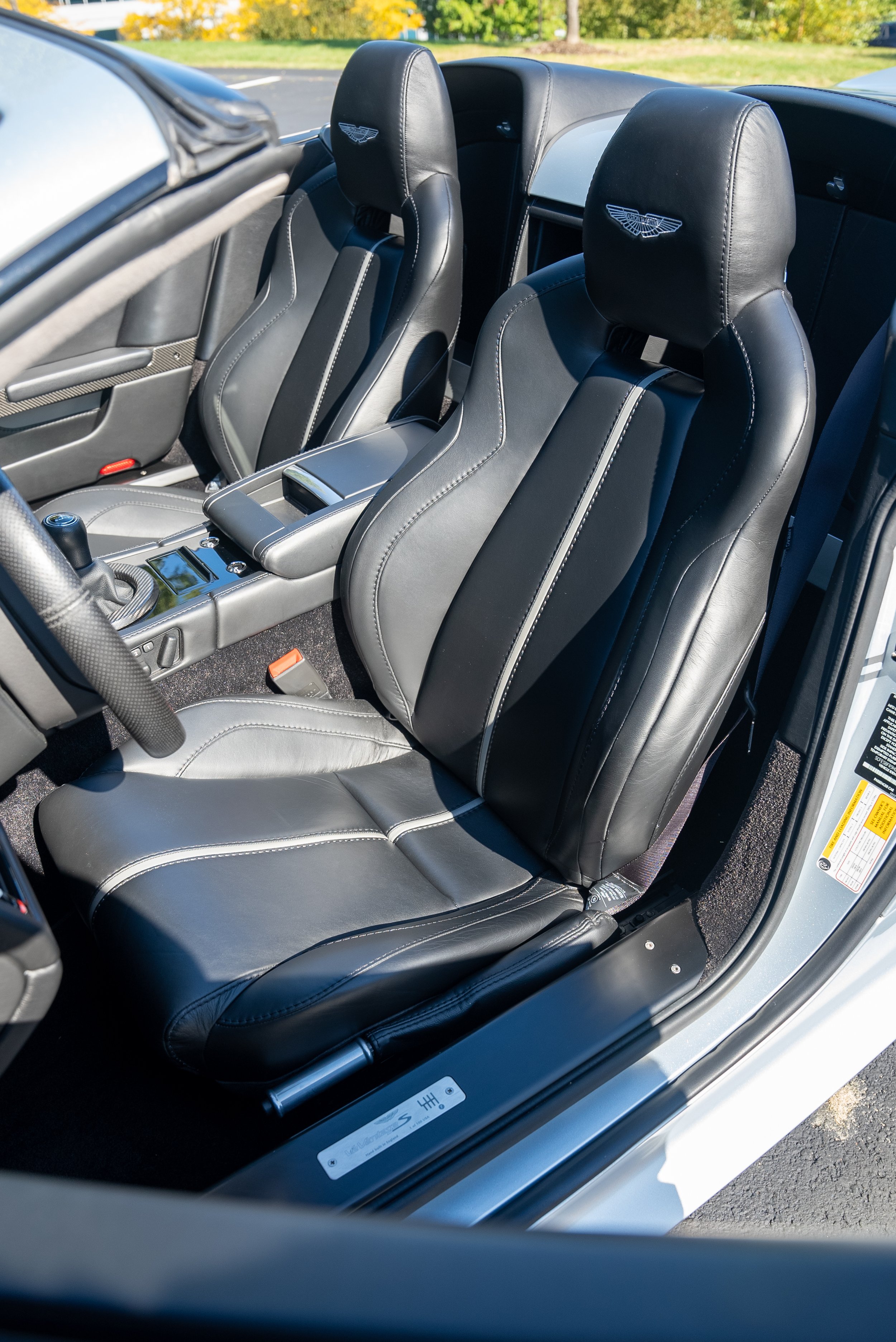 AM V12VS Color-165.jpg