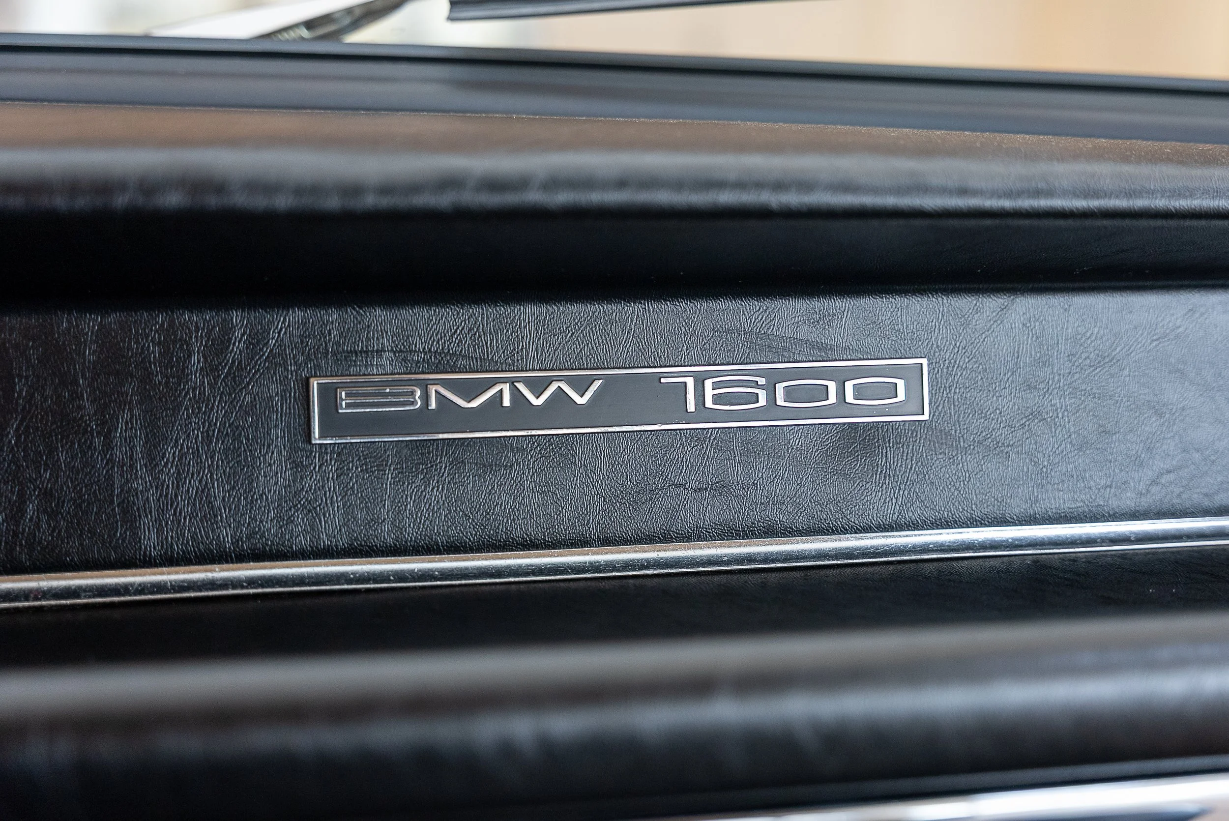 1966 BMW 1600-86.jpg