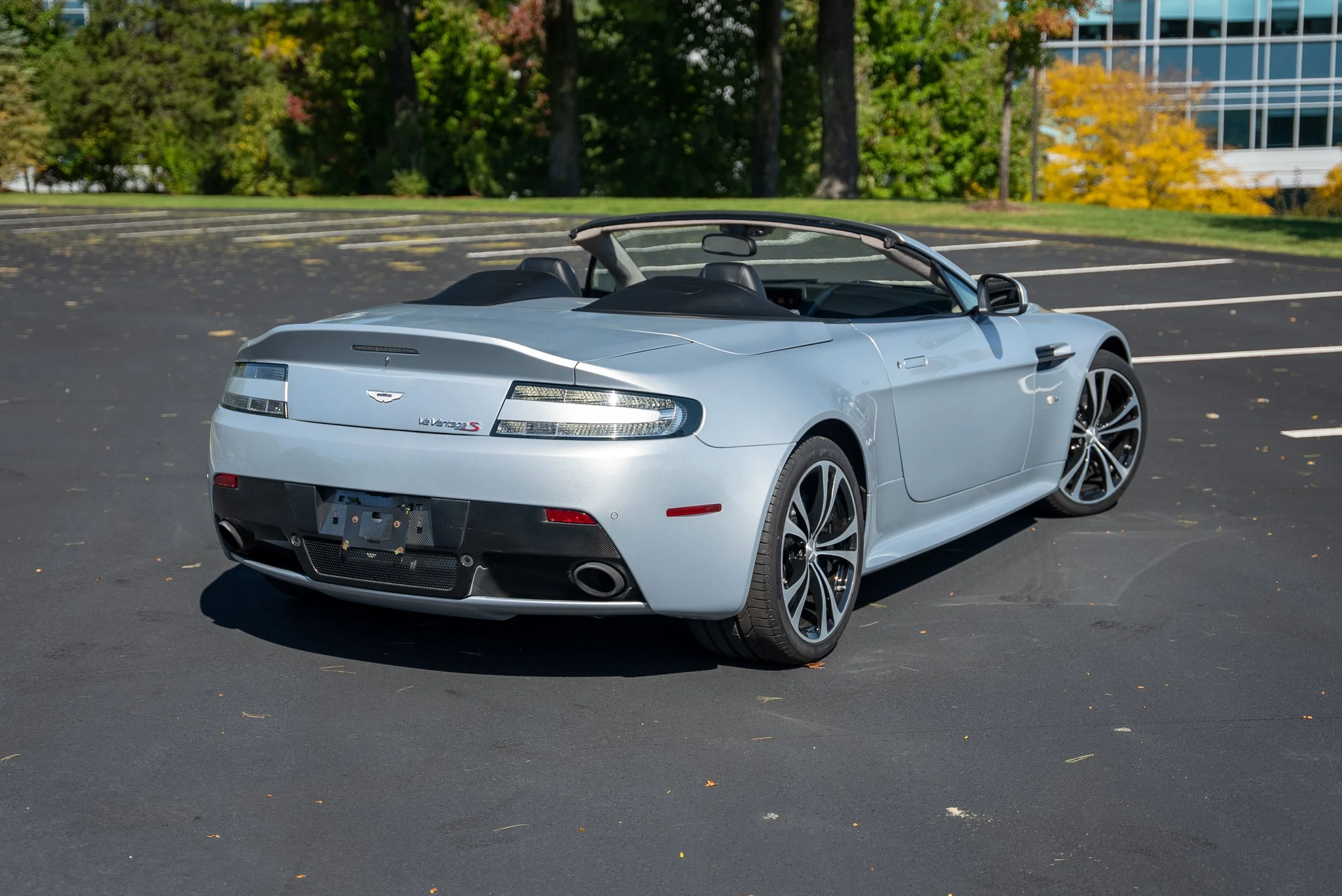 AM V12VS Color-12.jpg