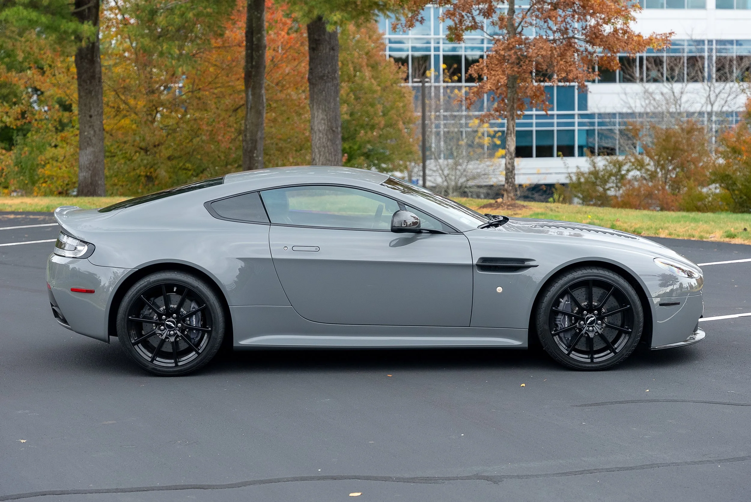 2017 AM V12 Vantage S-17.jpg