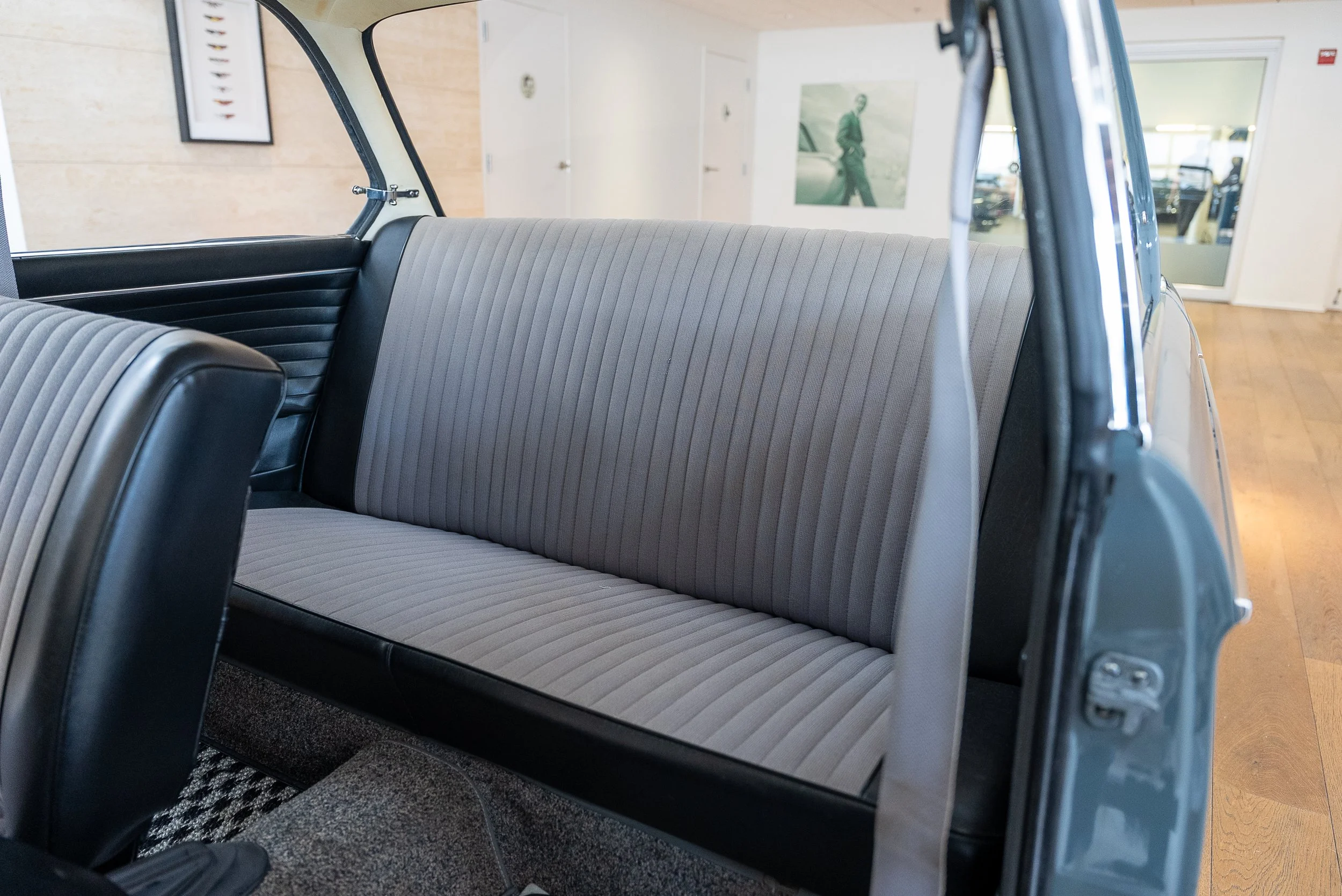 1966 BMW 1600-117.jpg