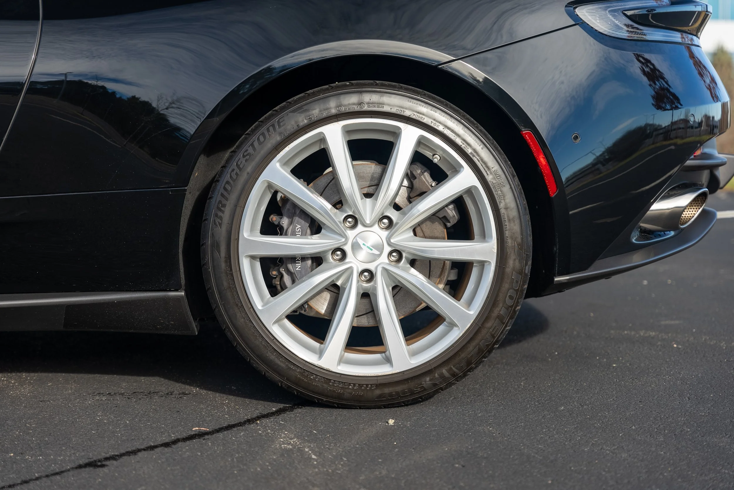 2018 DB11 V8-68.jpg