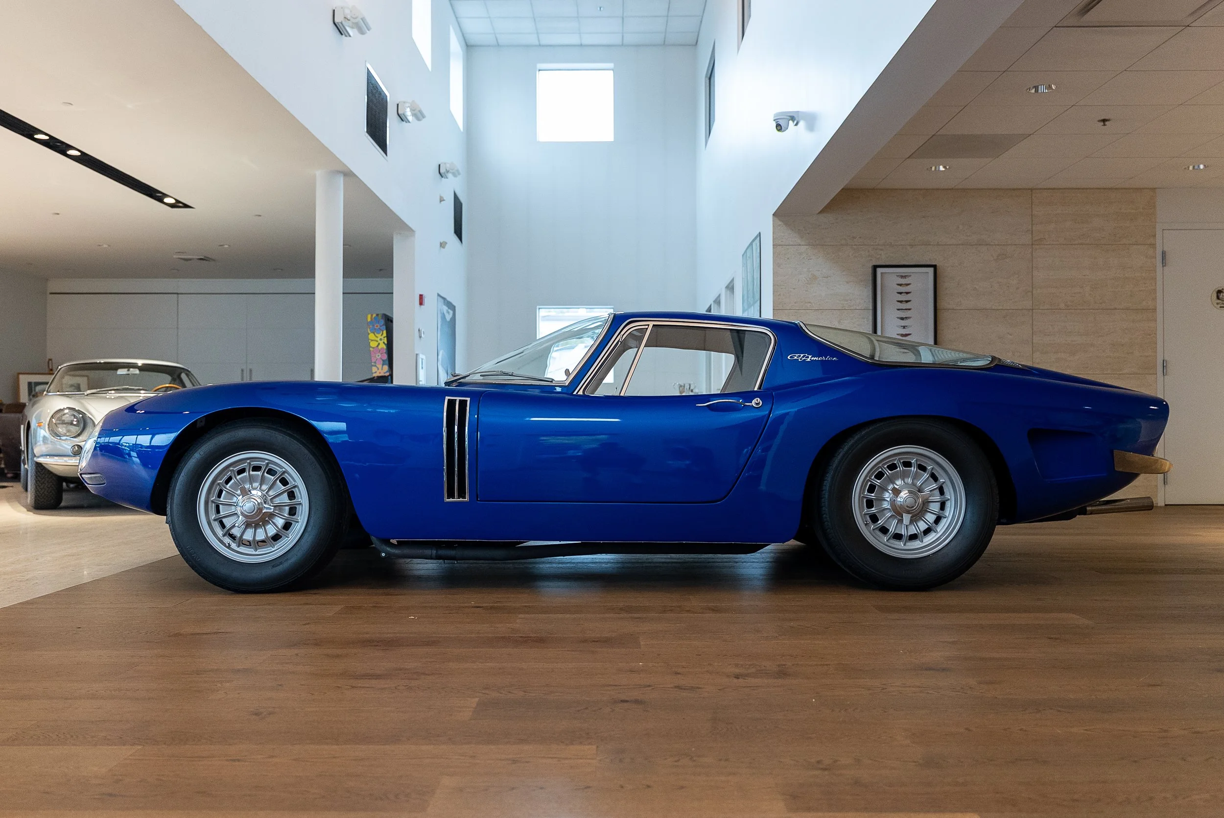 Bizzarrini GT America Indoors-7.jpg