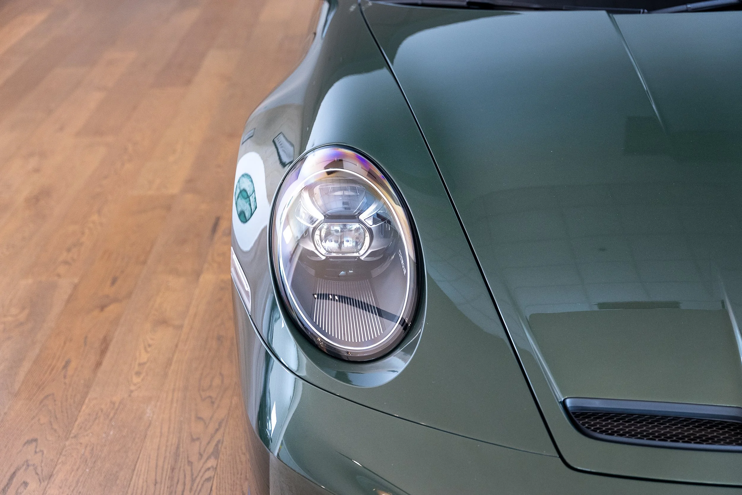 911 ST-40.jpg