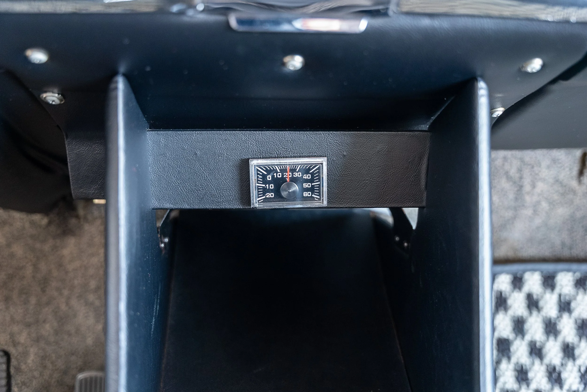 1966 BMW 1600-87.jpg