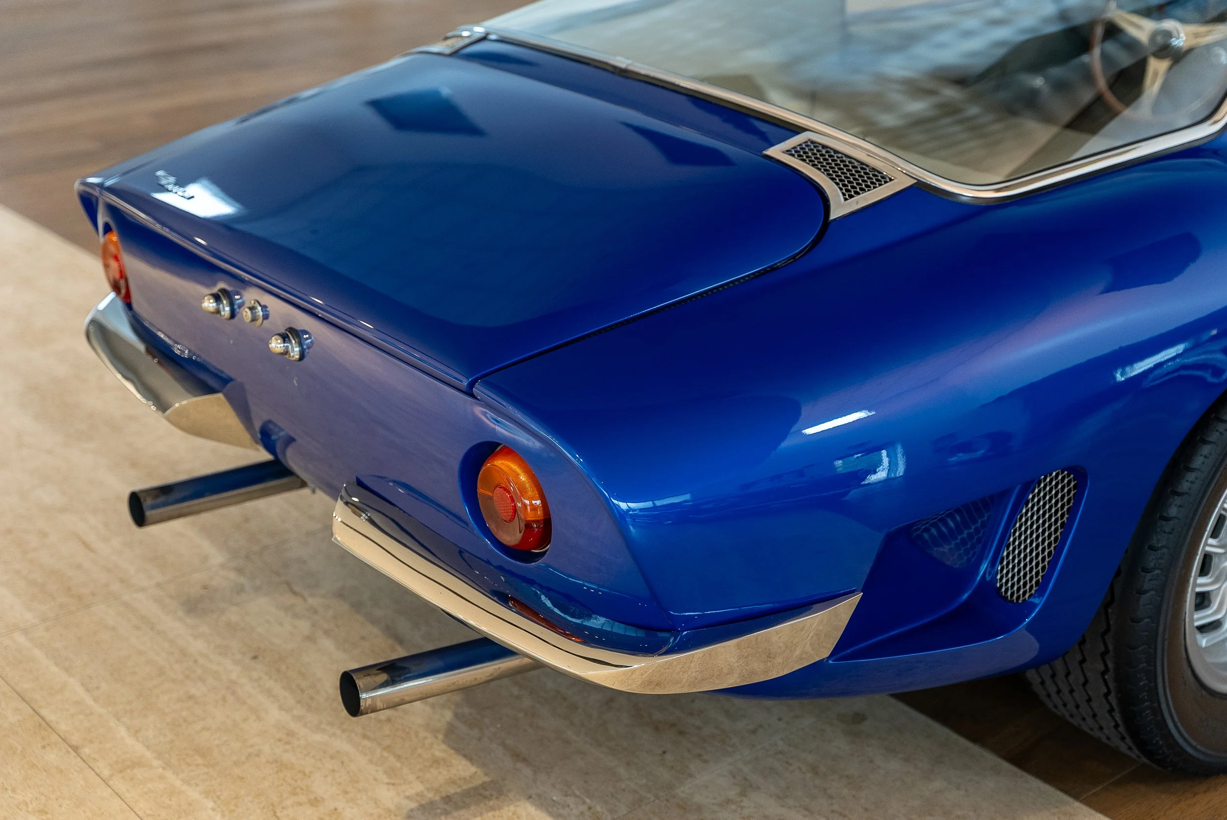 Bizzarrini GT America Indoors-36.jpg