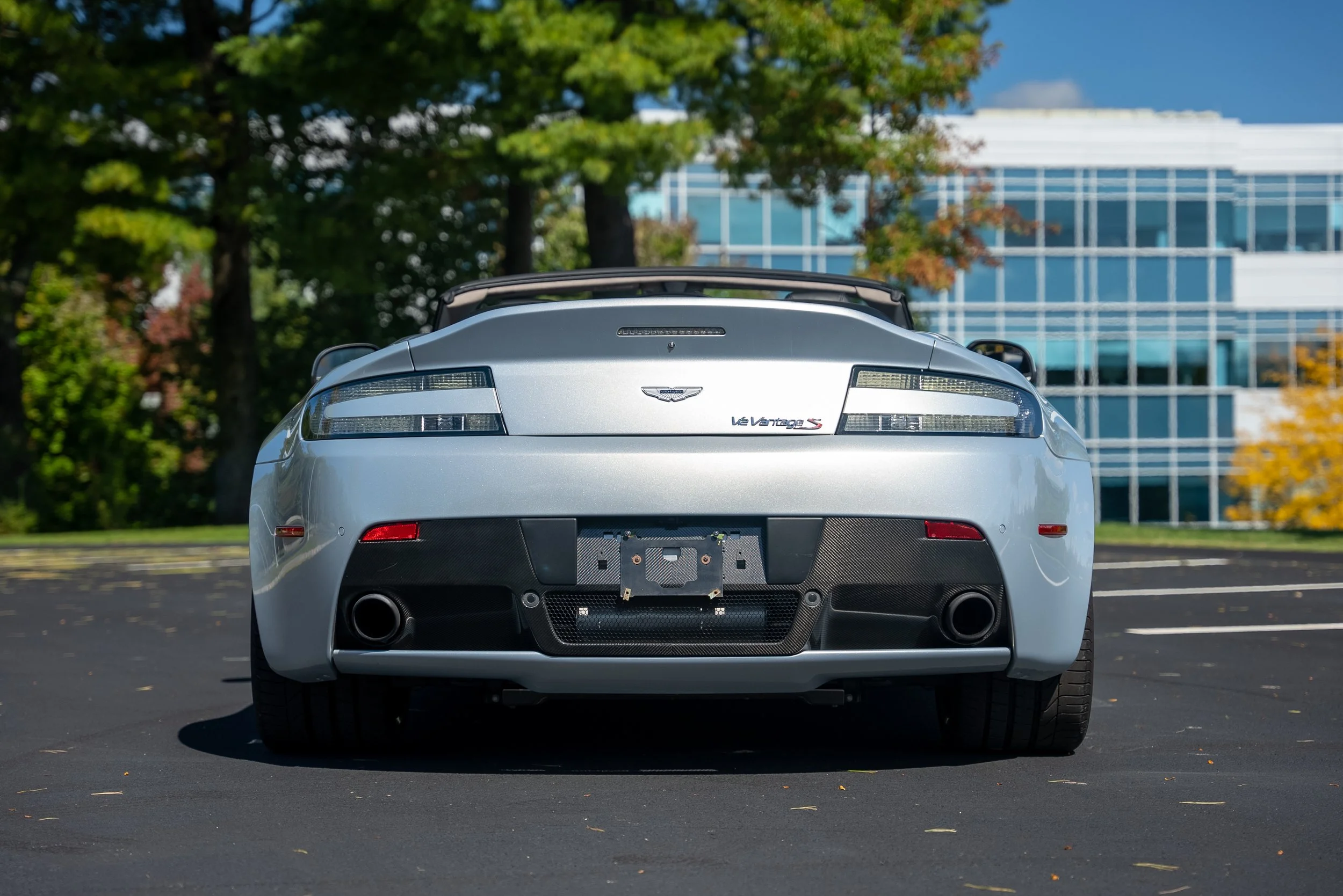 AM V12VS Color-9.jpg