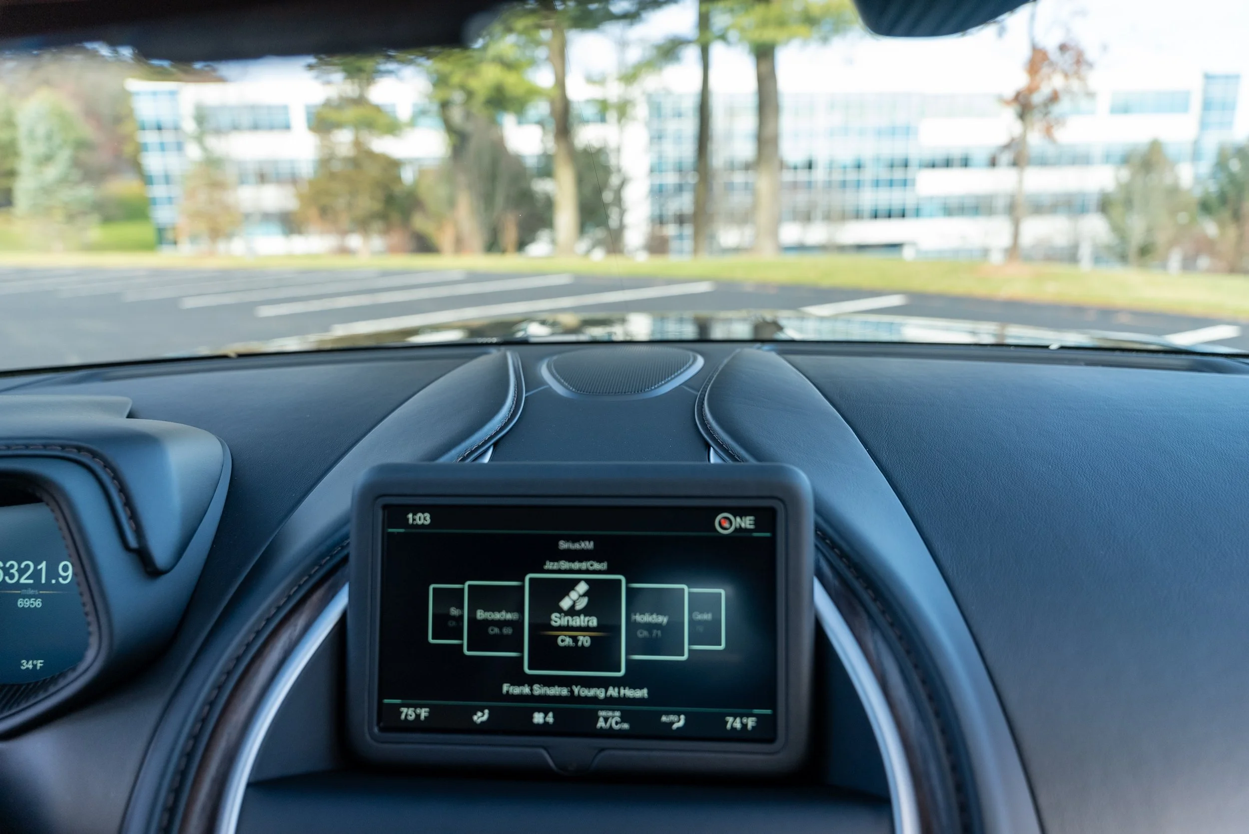 2018 DB11 V8-123.jpg