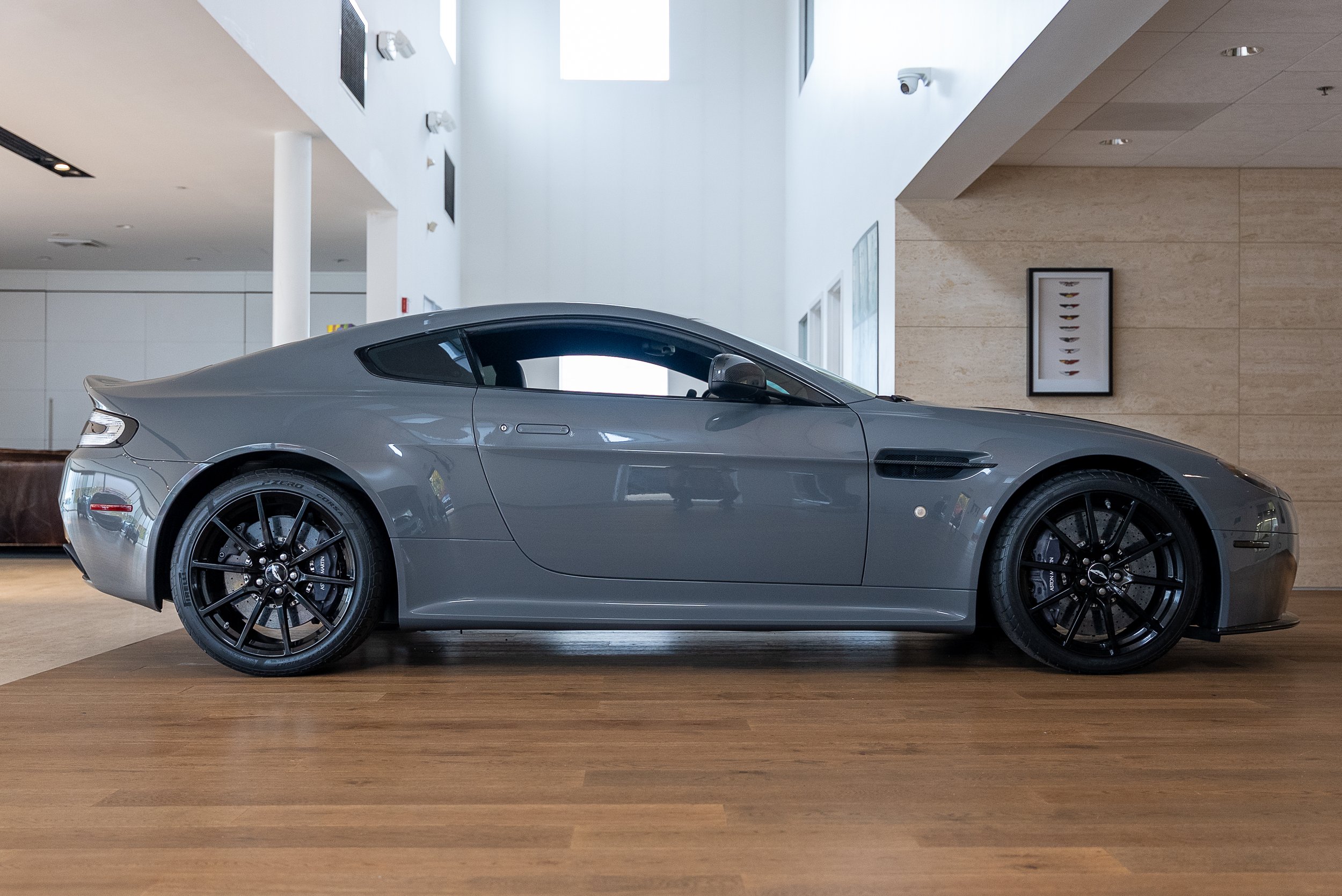 2017 AM V12 Vantage S-32.jpg