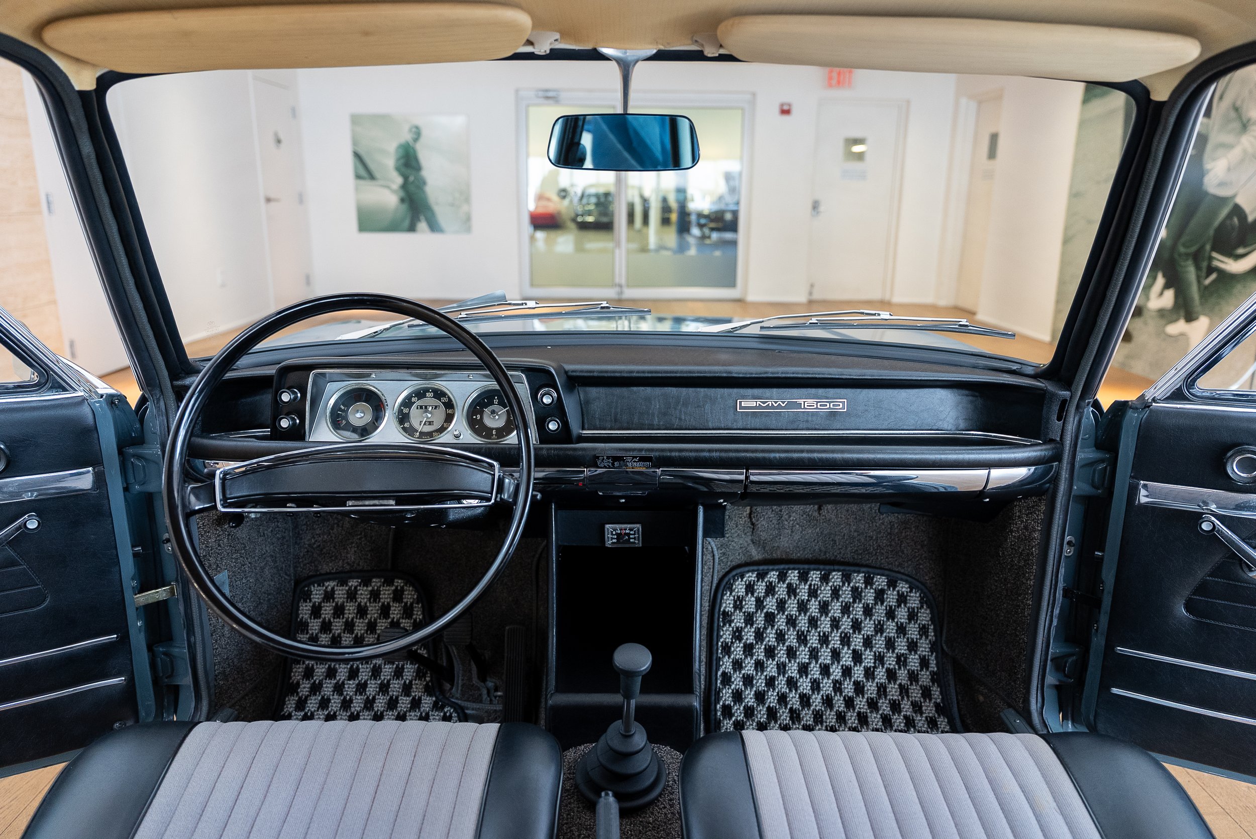 1966 BMW 1600-88.jpg