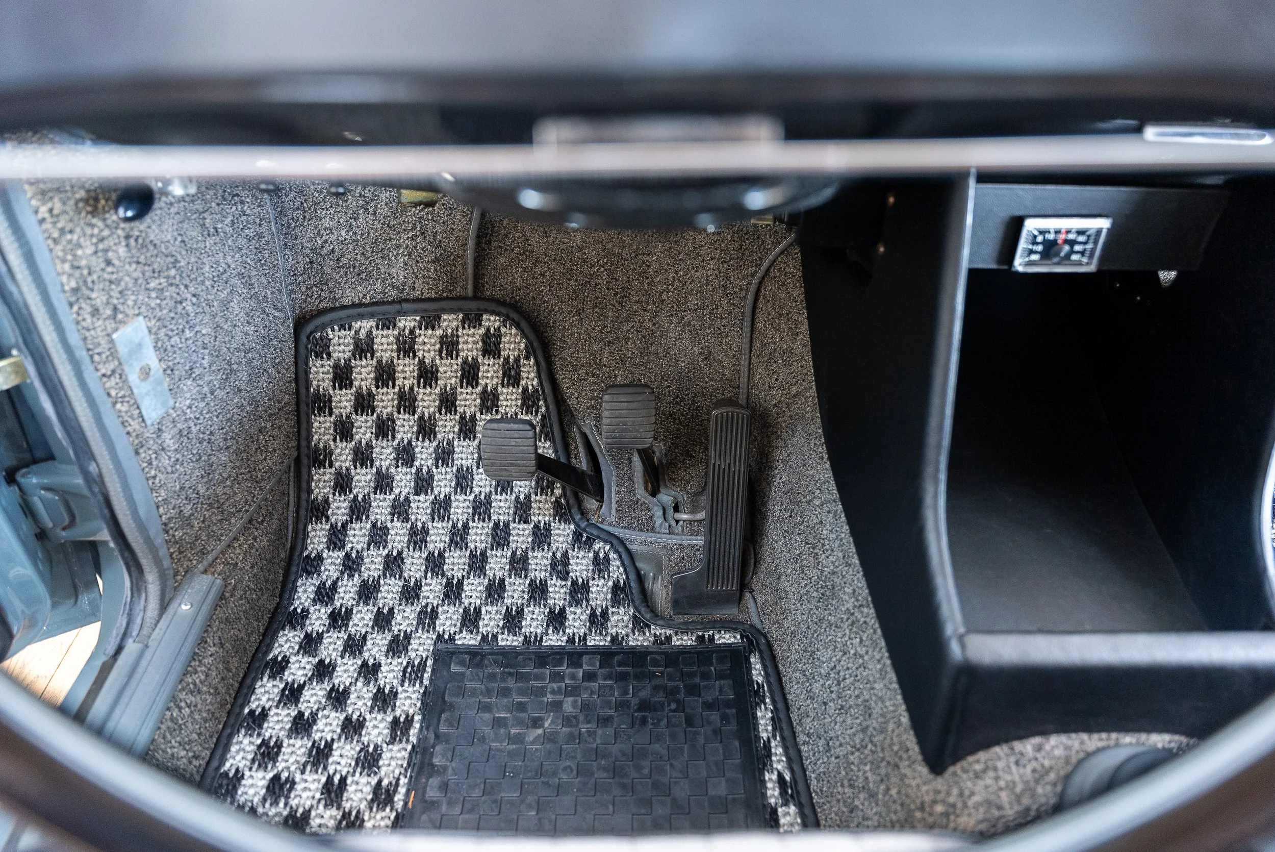 1966 BMW 1600-78.jpg