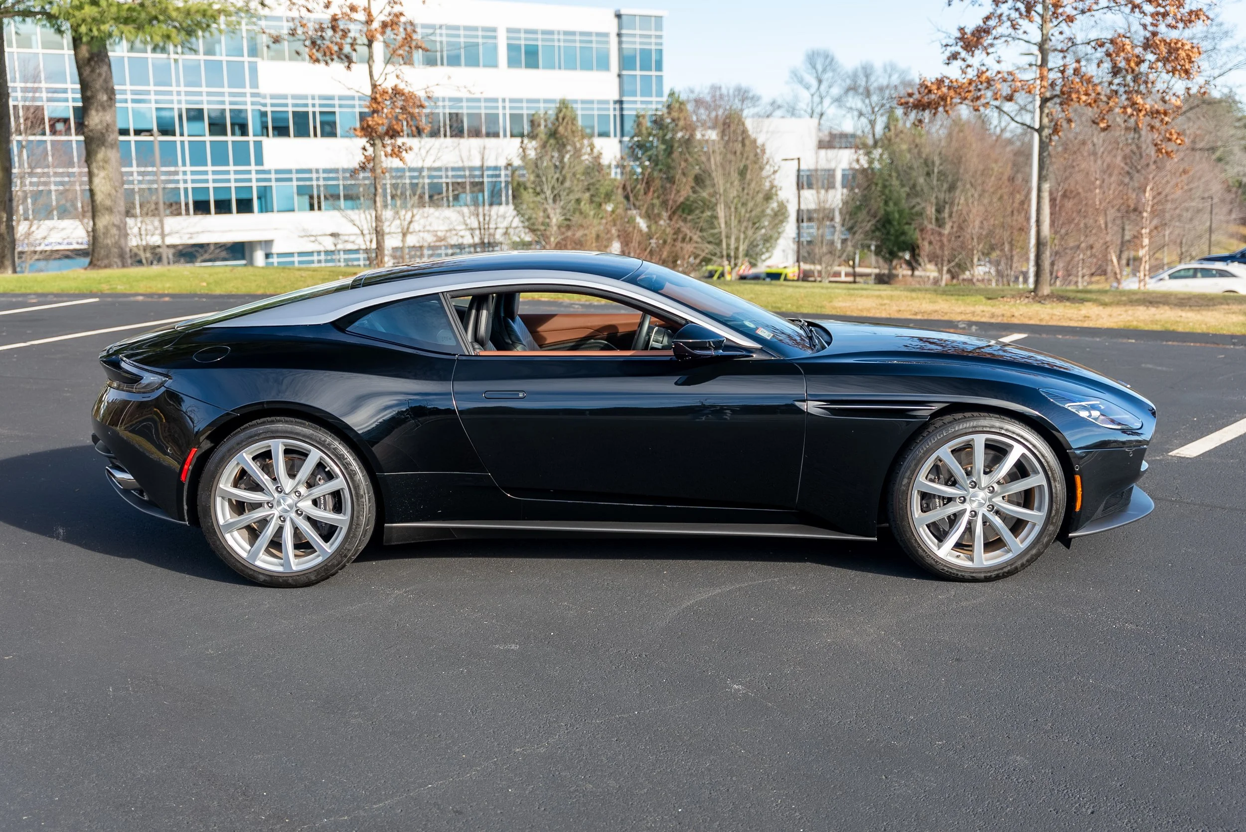 2018 DB11 V8-8.jpg