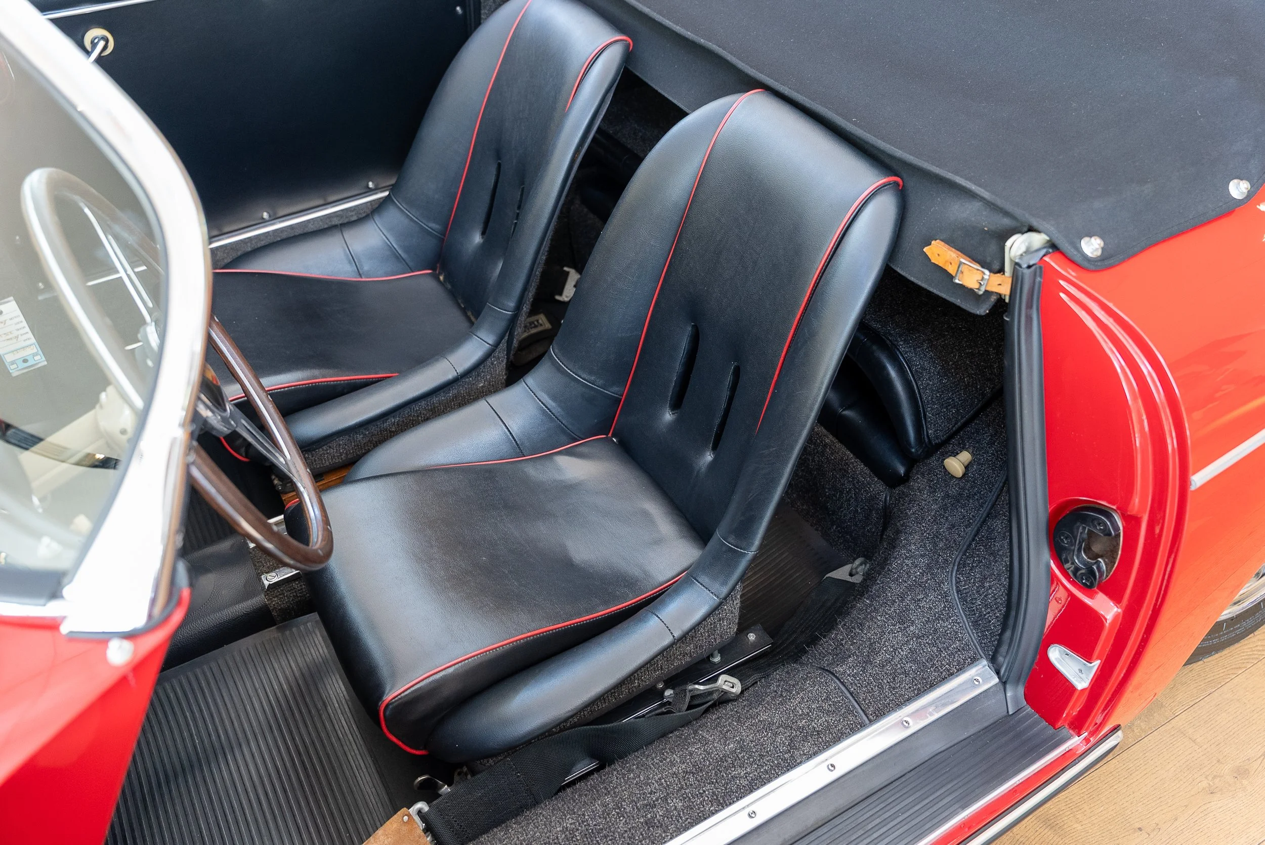Red Speedster-63.jpg