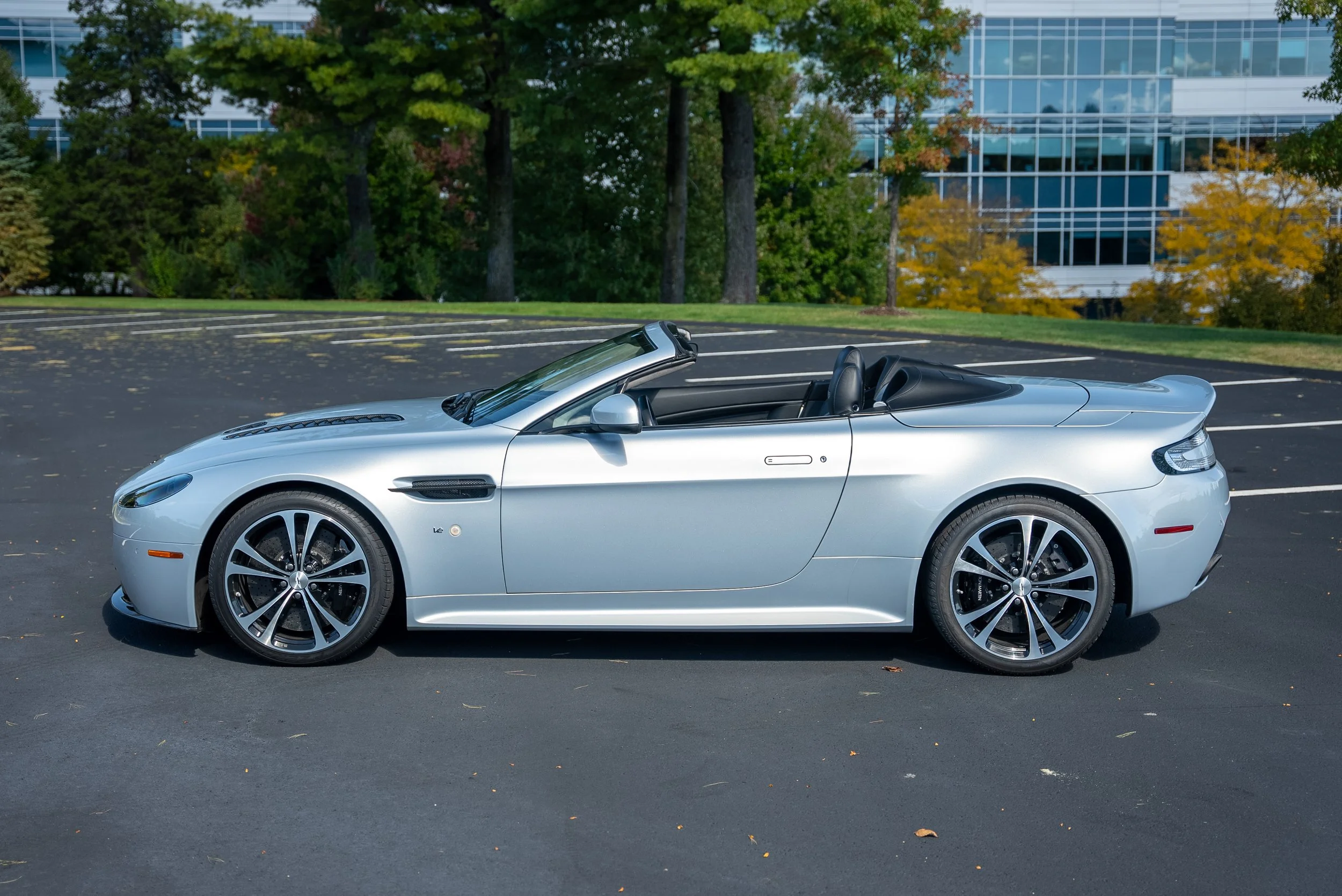 AM V12VS Color-6.jpg