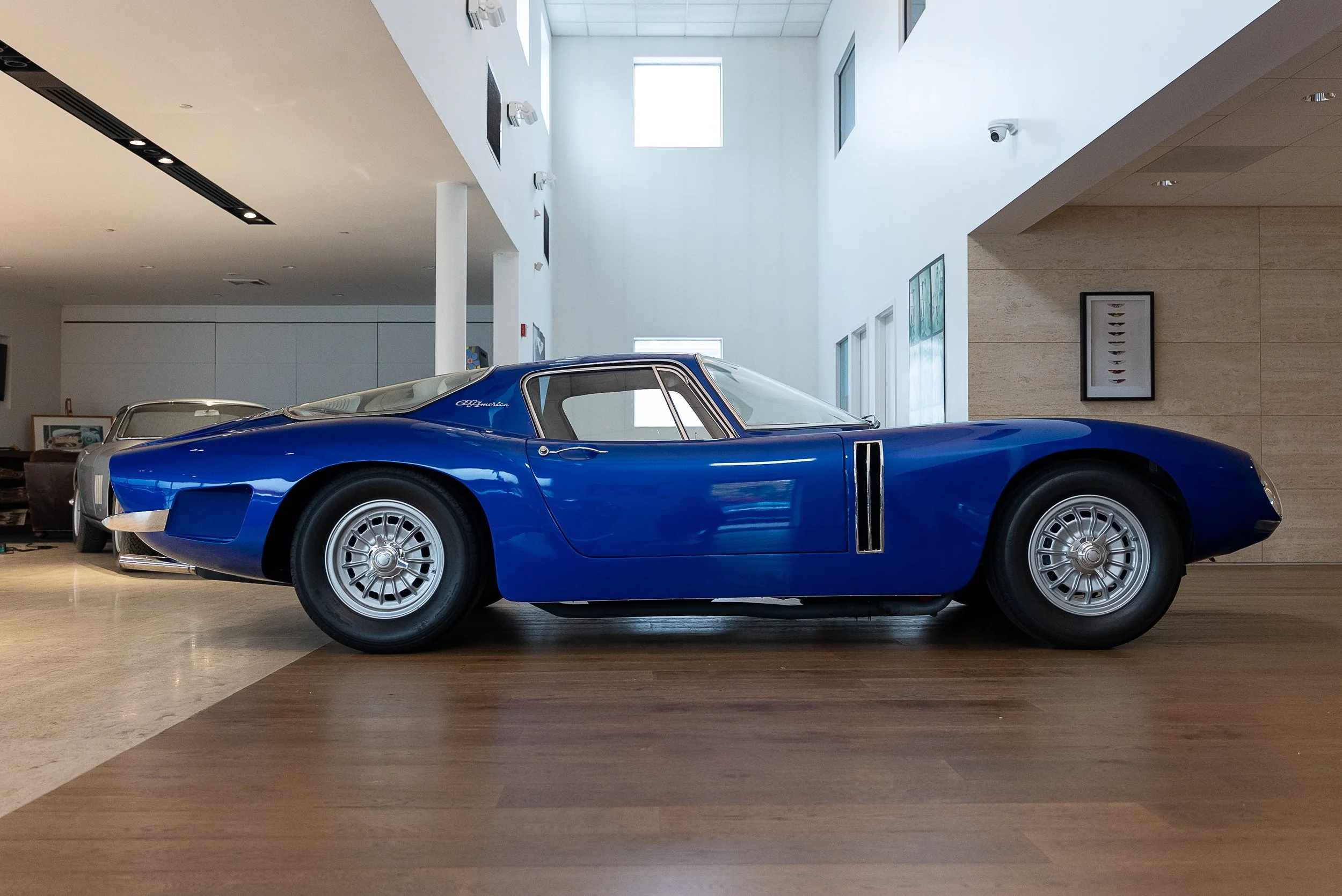 Bizzarrini GT America Indoors-15.jpg