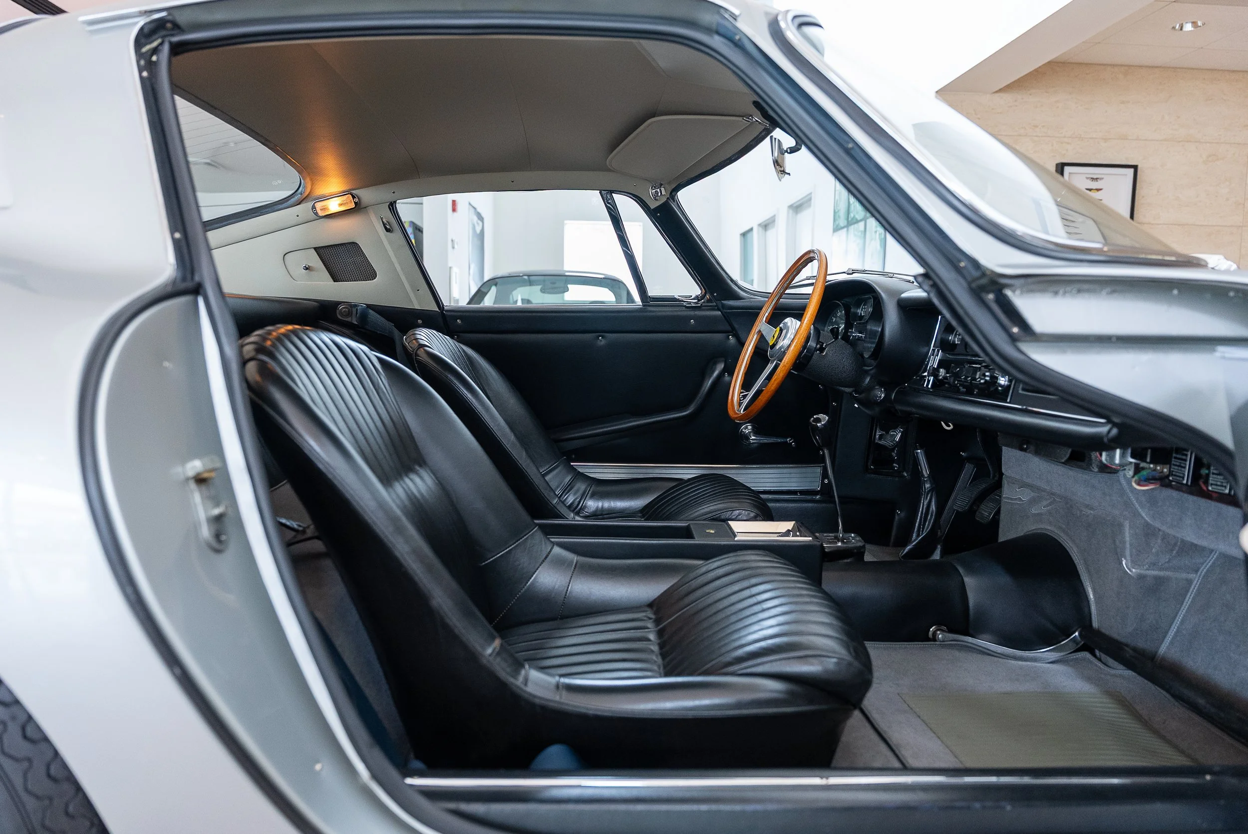 Ferrari 275-108.jpg