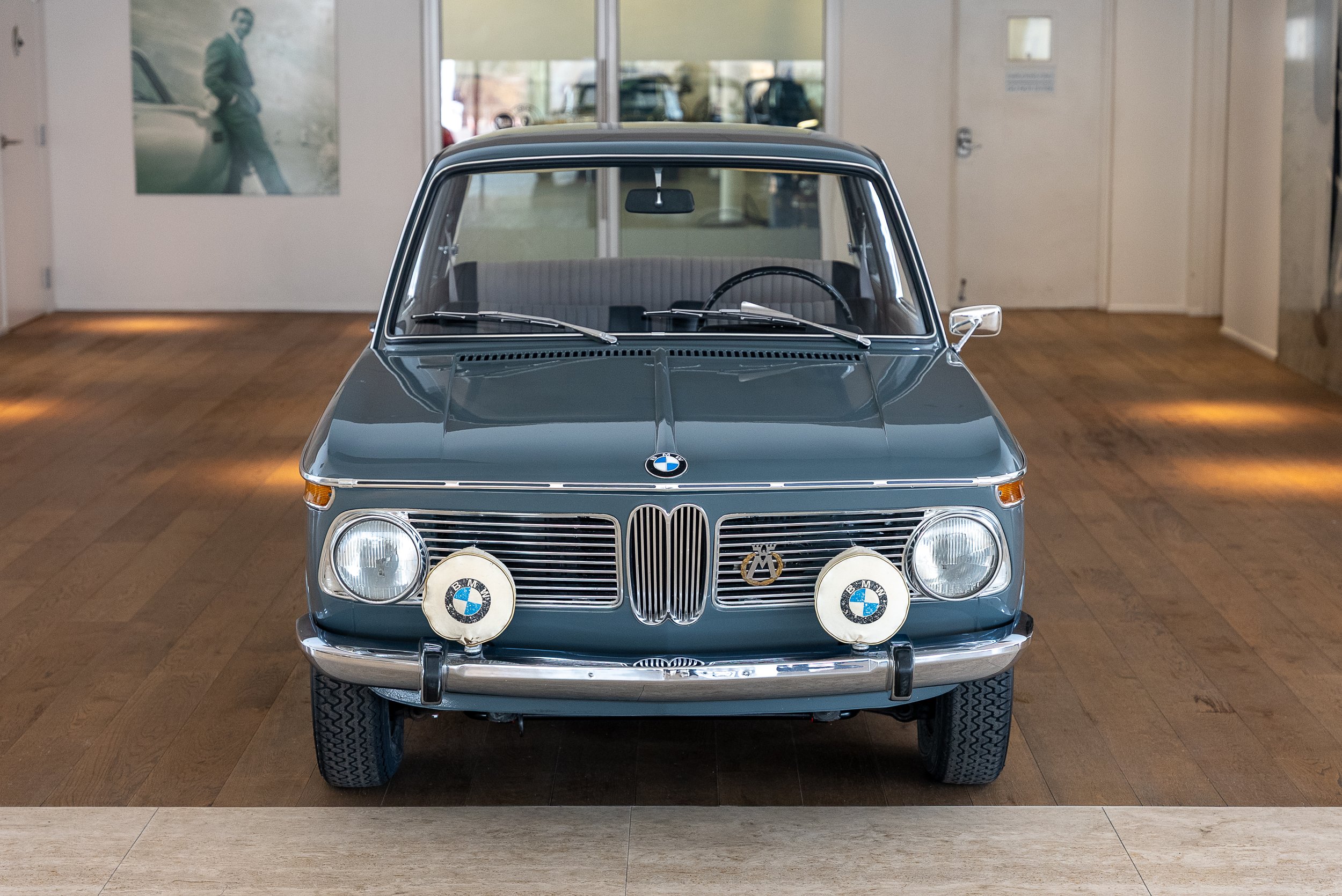 1966 BMW 1600-18.jpg