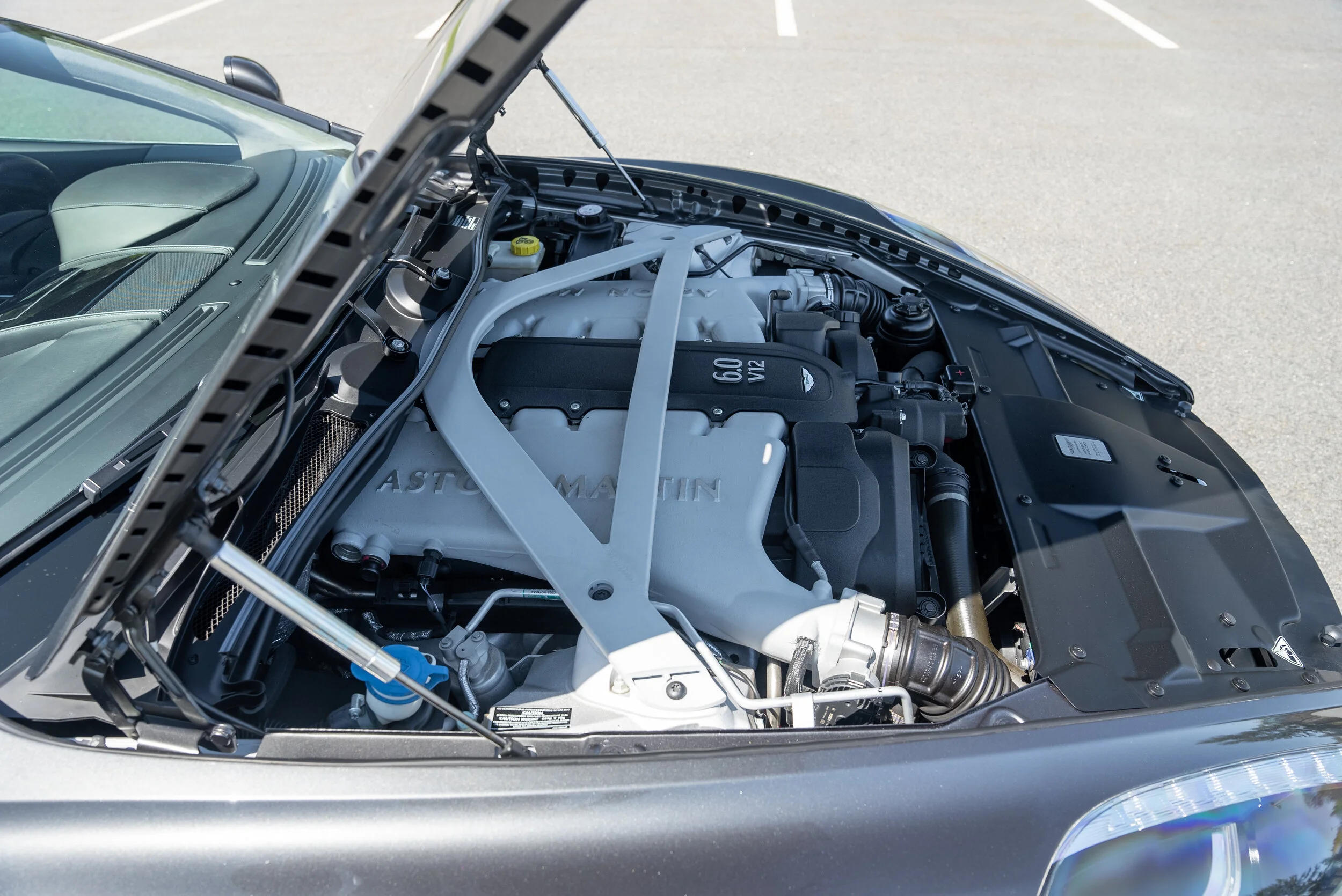 2014 DB9-49.jpg