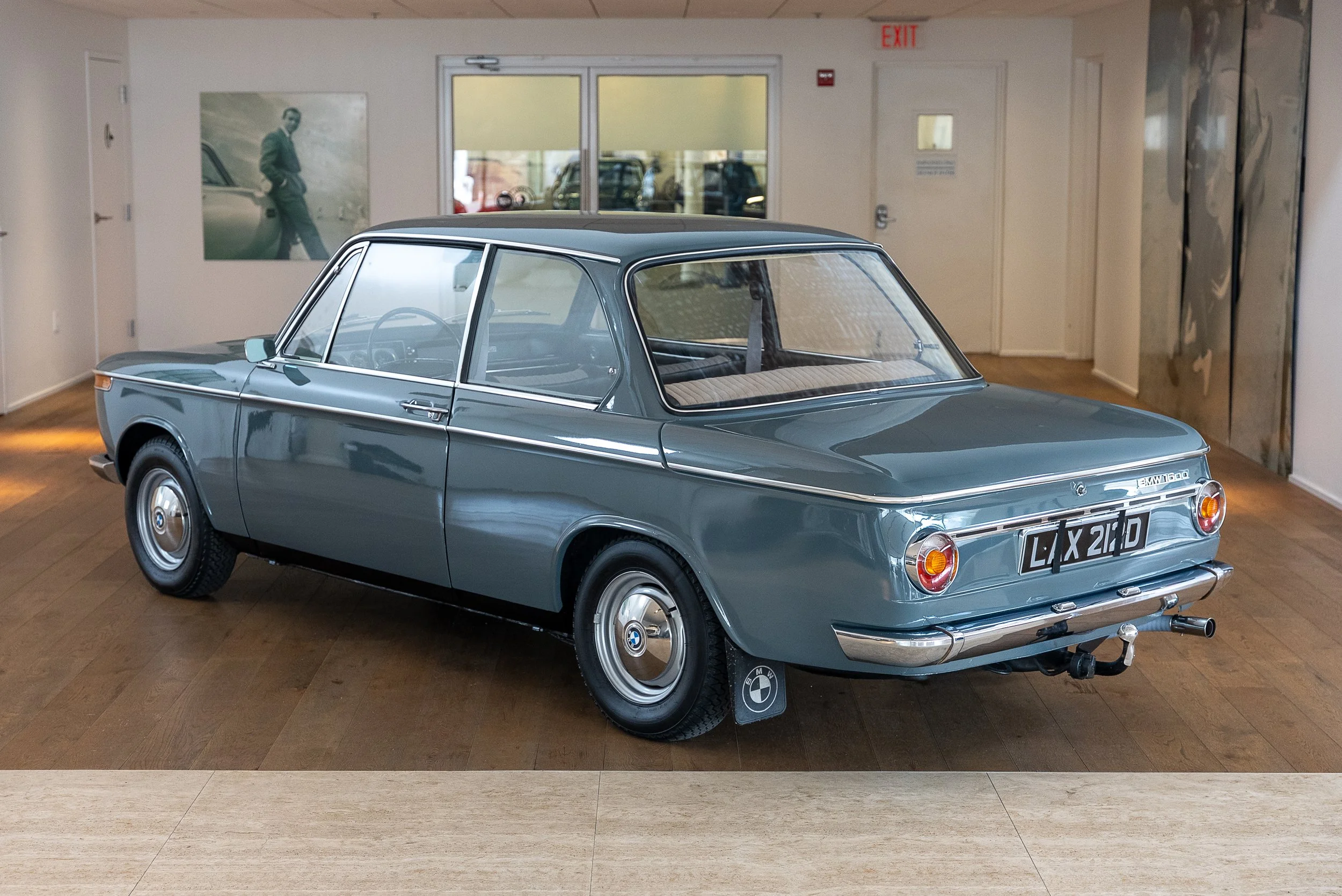 1966 BMW 1600-10.jpg