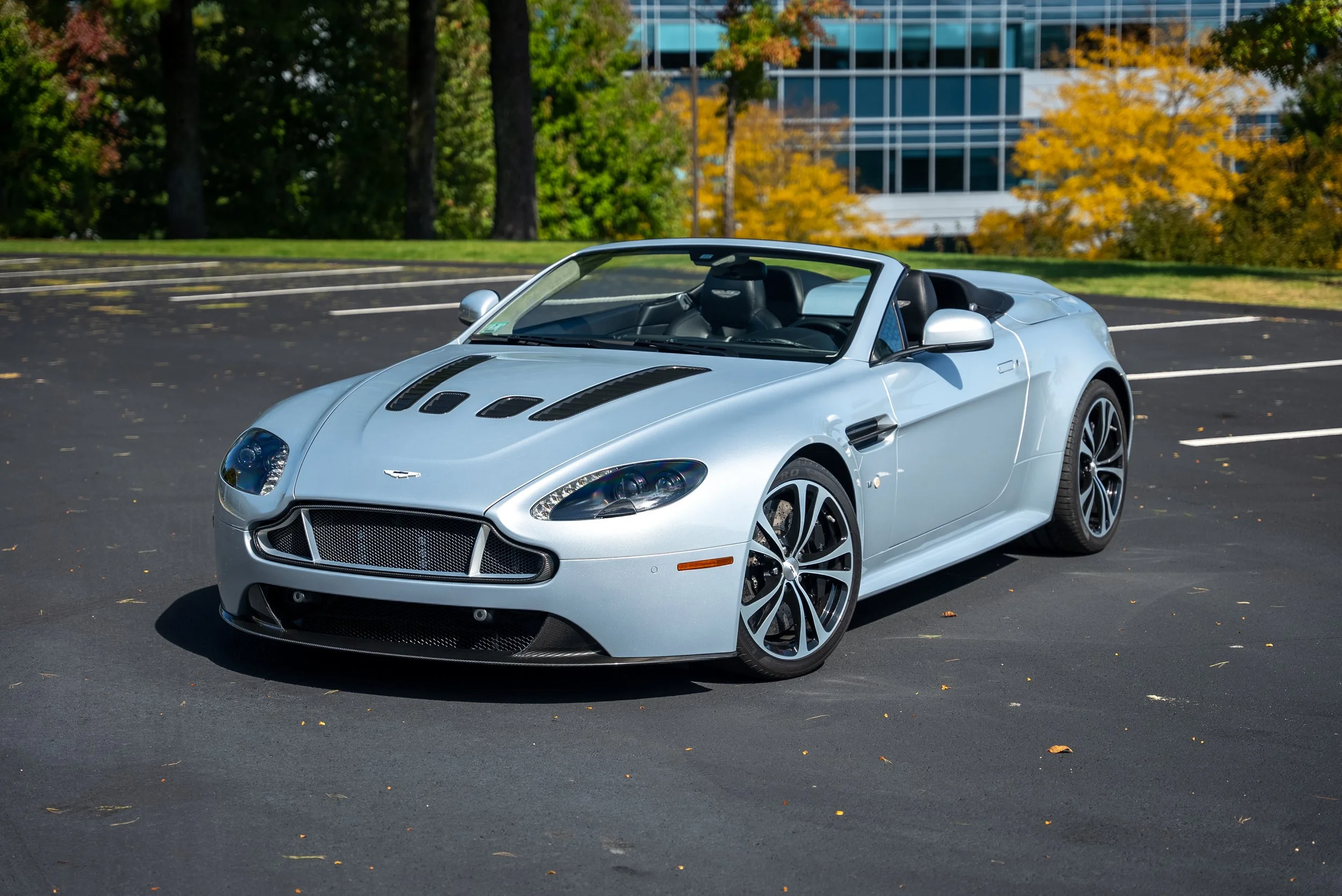 AM V12VS Color-2.jpg