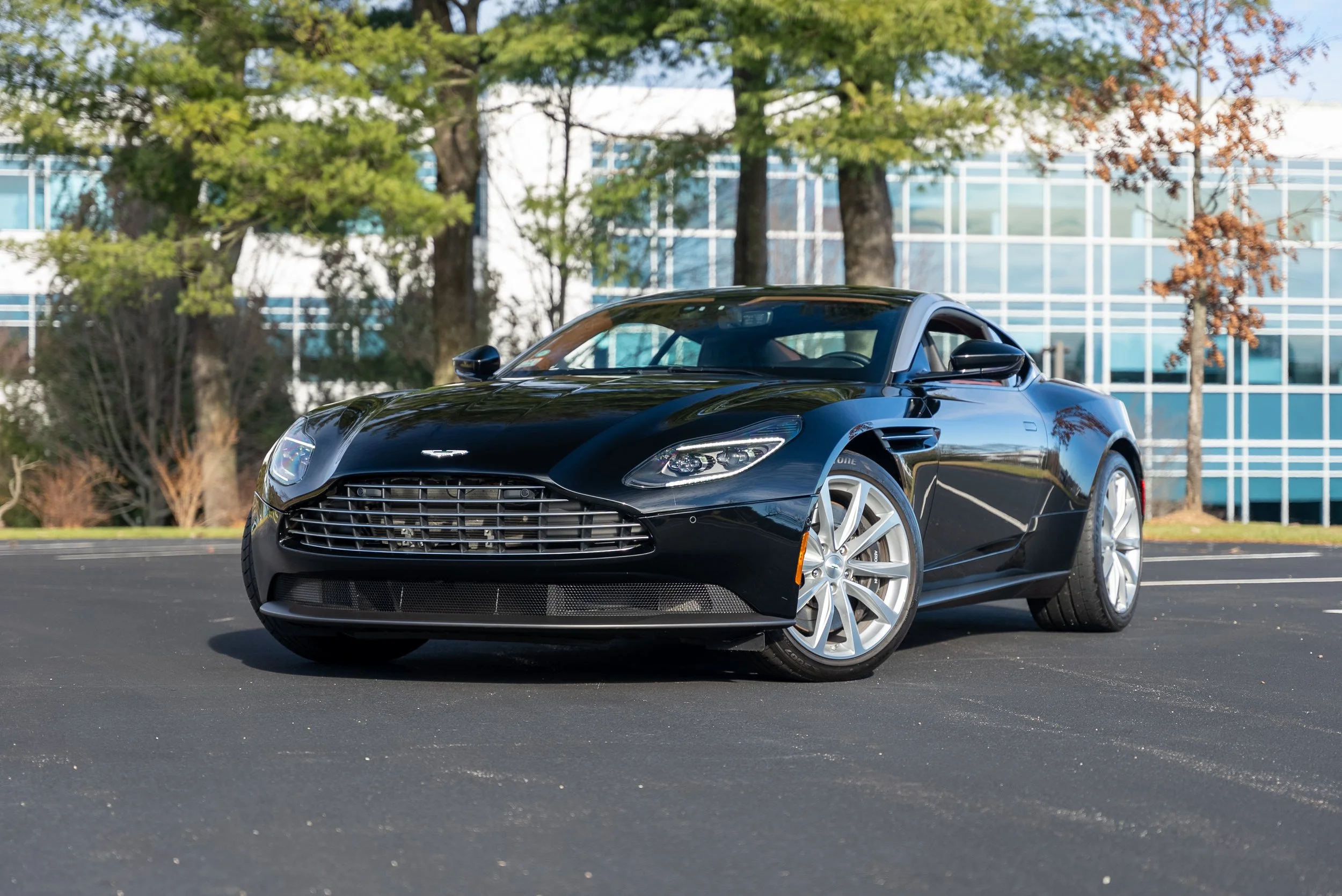 2018 DB11 V8-1.jpg