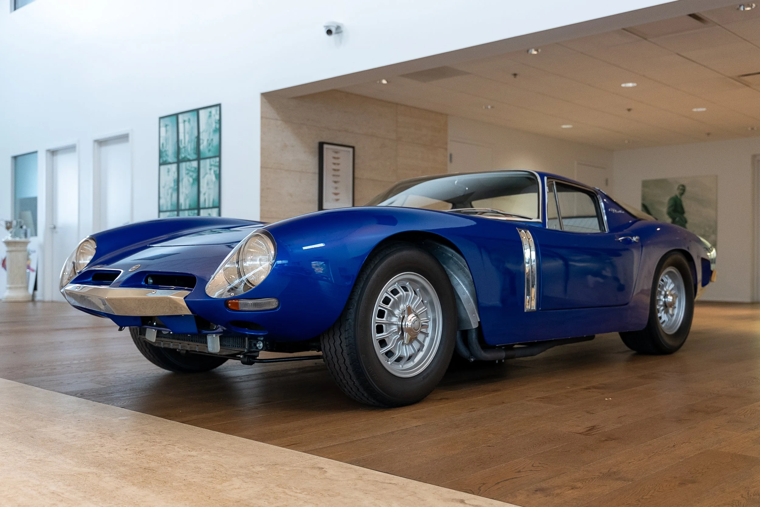 Bizzarrini GT America Indoors-5.jpg