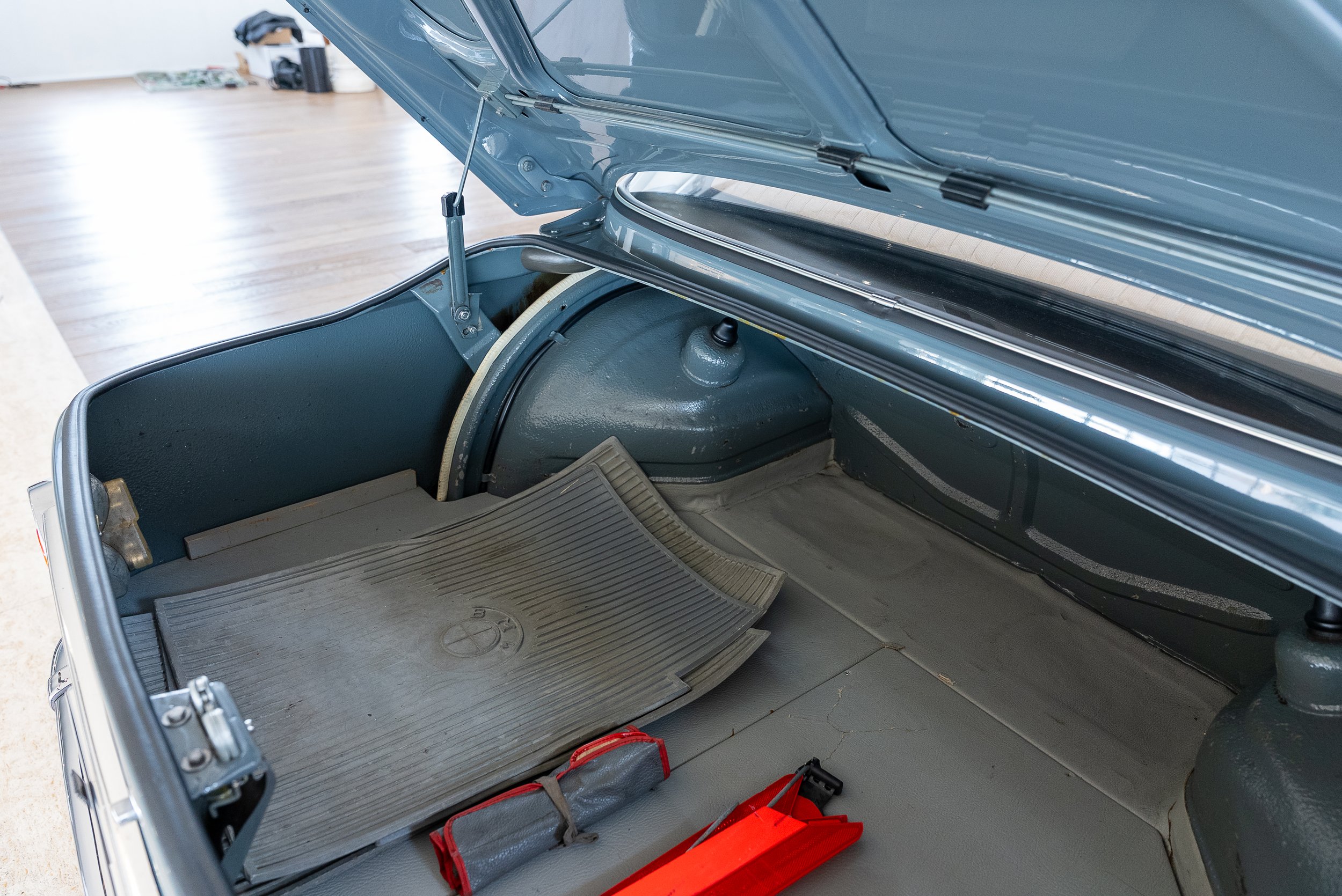 1966 BMW 1600-158.jpg