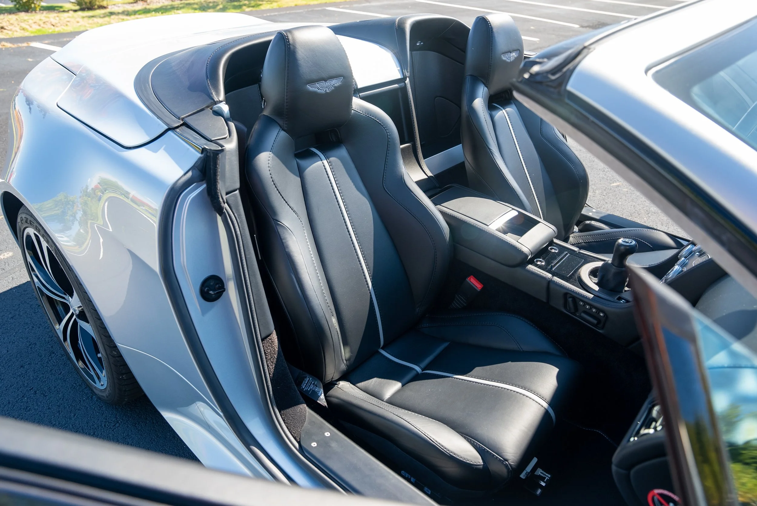 AM V12VS Color-160.jpg