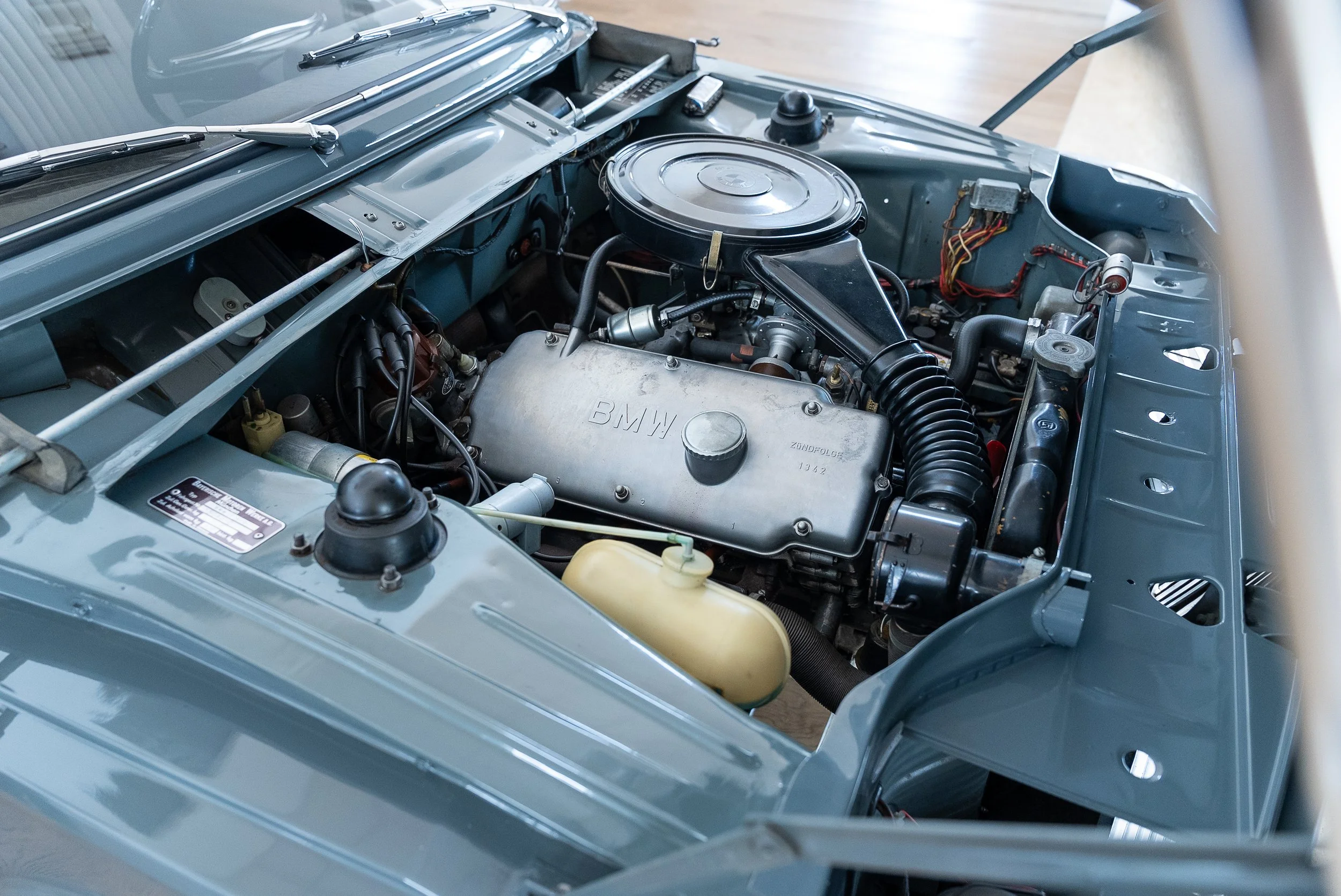 1966 BMW 1600-146.jpg