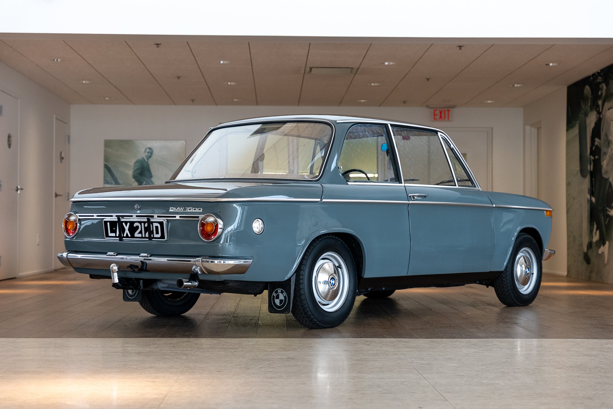 1966 BMW 1600-13.jpg