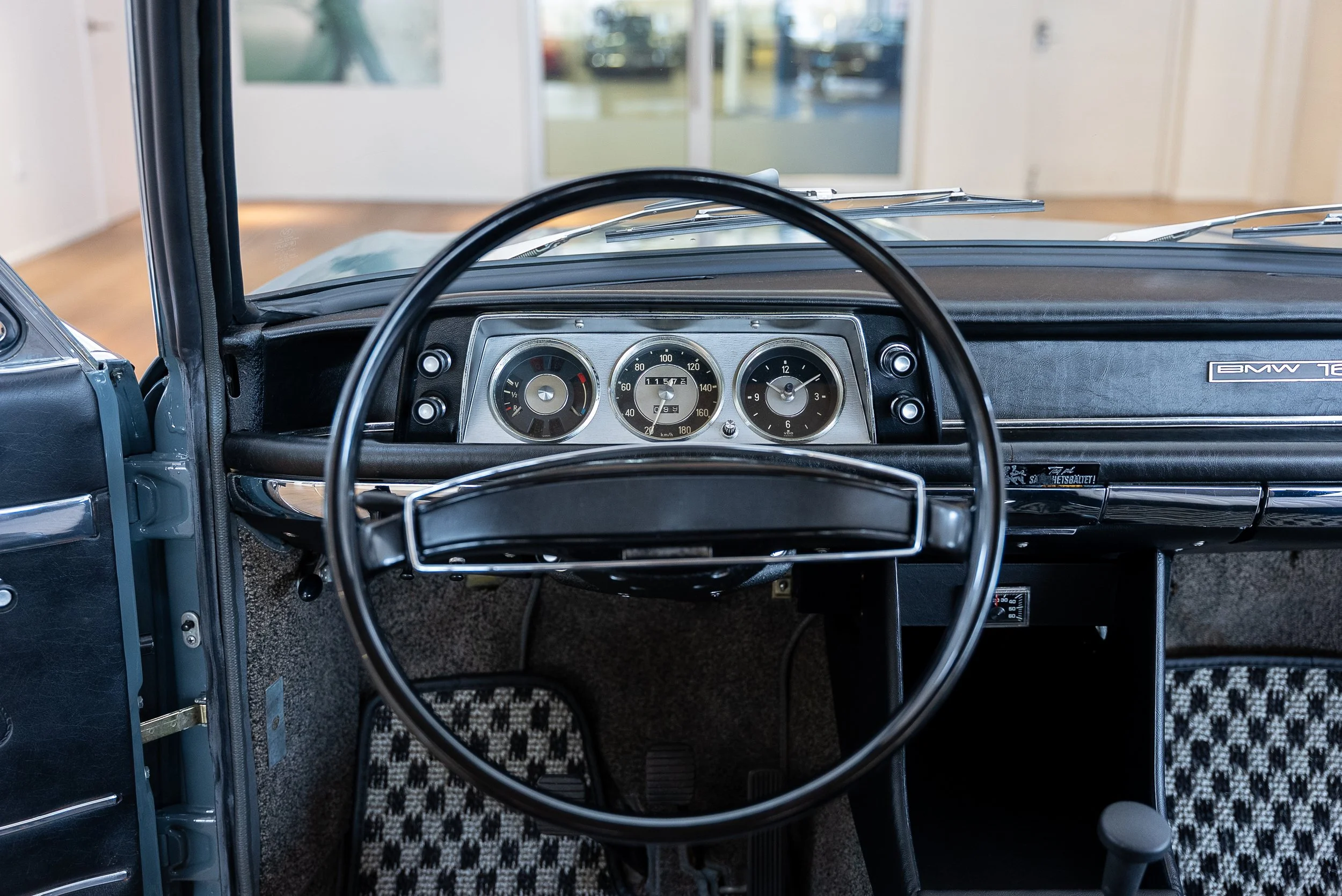 1966 BMW 1600-89.jpg