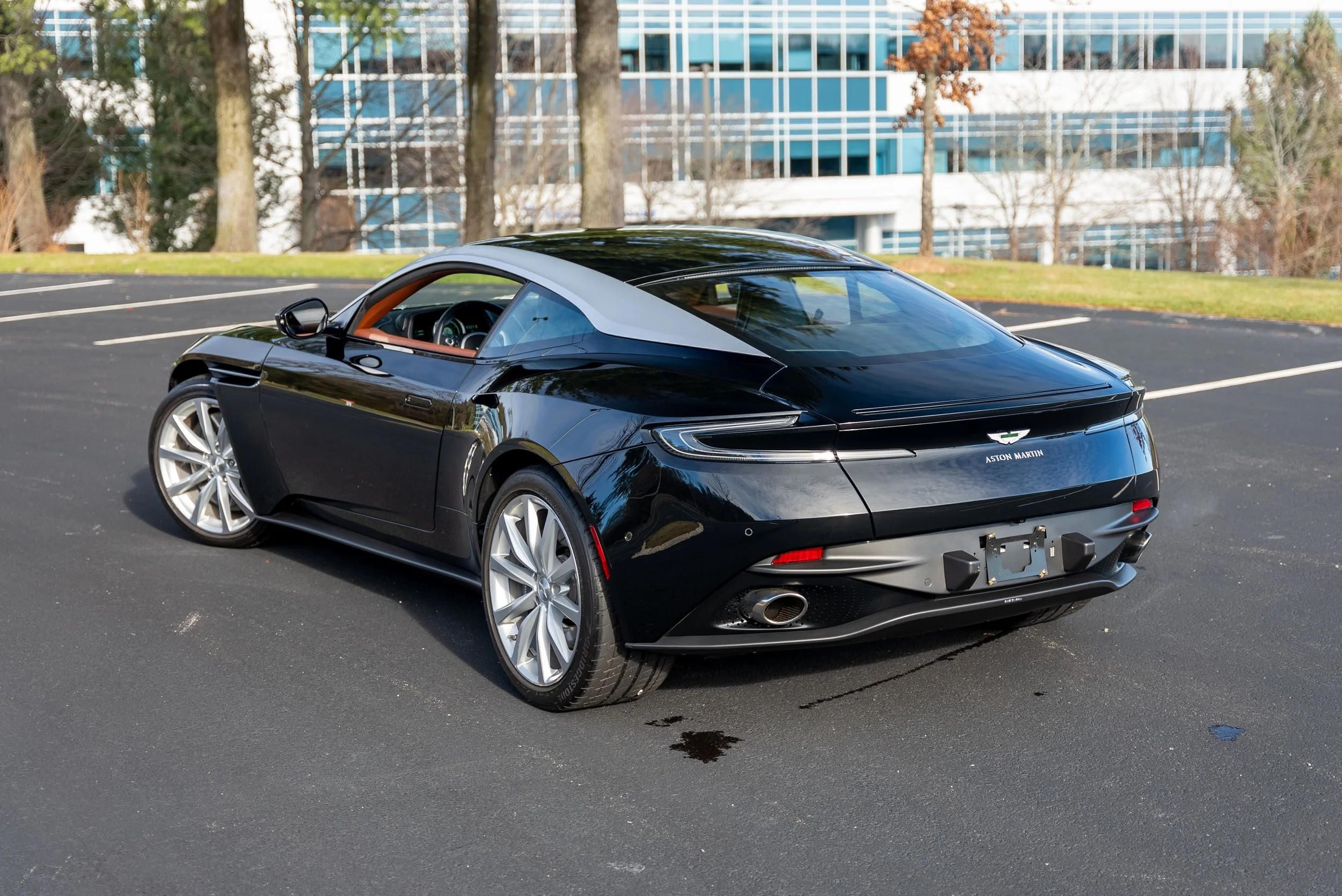 2018 DB11 V8-14.jpg