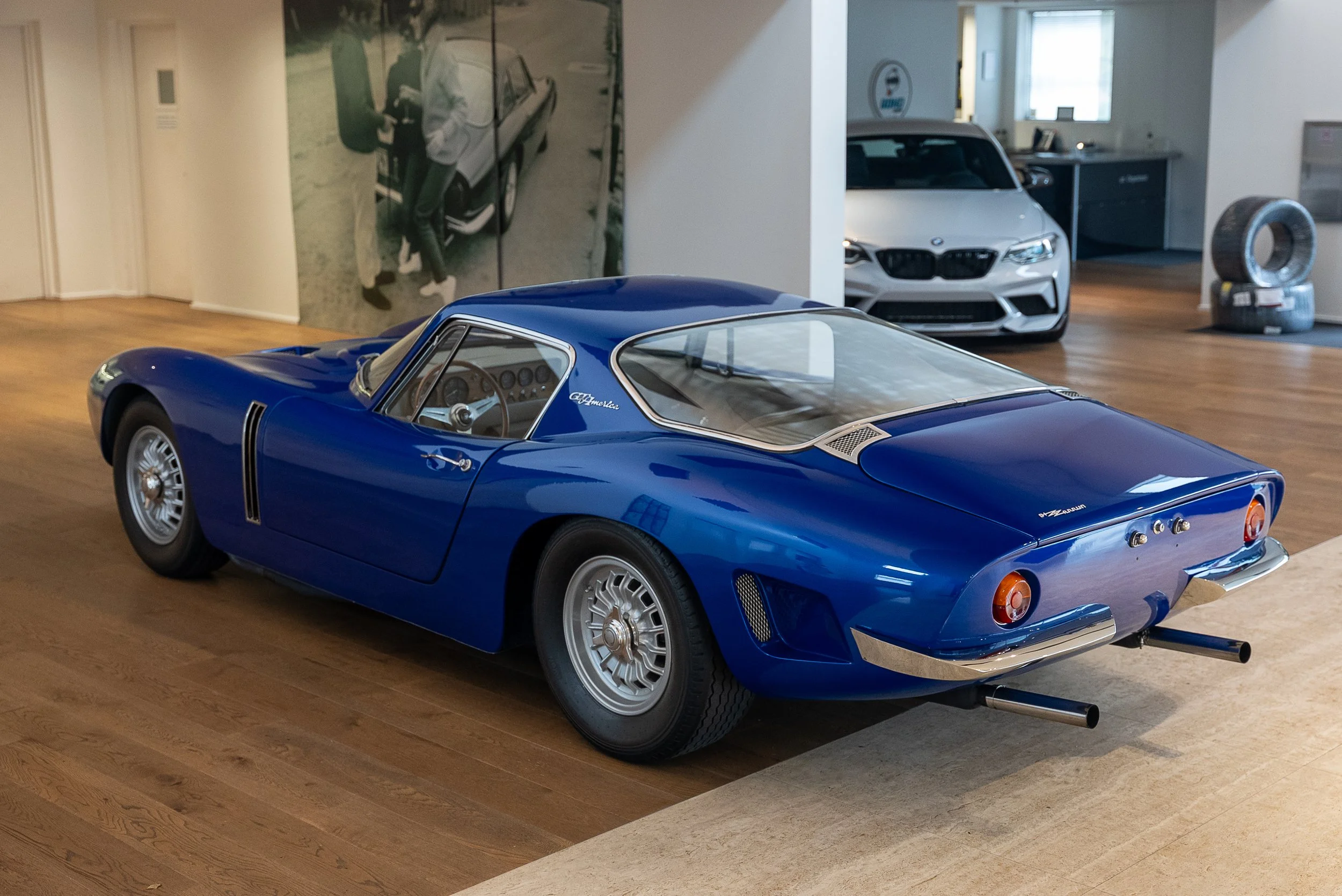 Bizzarrini GT America Indoors-10.jpg