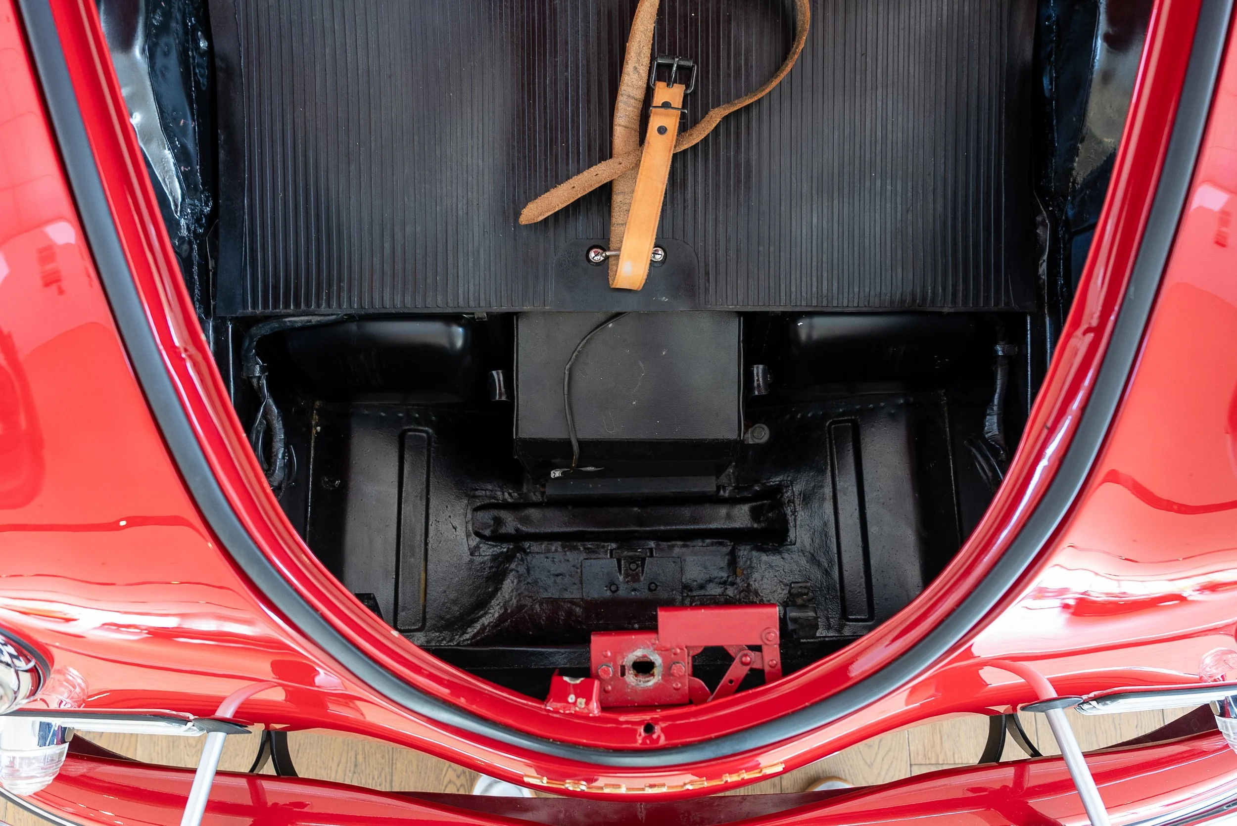 Red Speedster-116.jpg