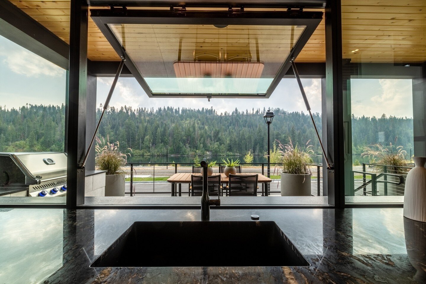 We're ready for a warmer spring in northern Idaho ☀️⁠
⁠
Thankfully our Atlas builds have some of the best views and features to bring mother nature indoors 🪴⁠
⁠
Check out our gallery of completed builds for some home inspo or if you're ready to star