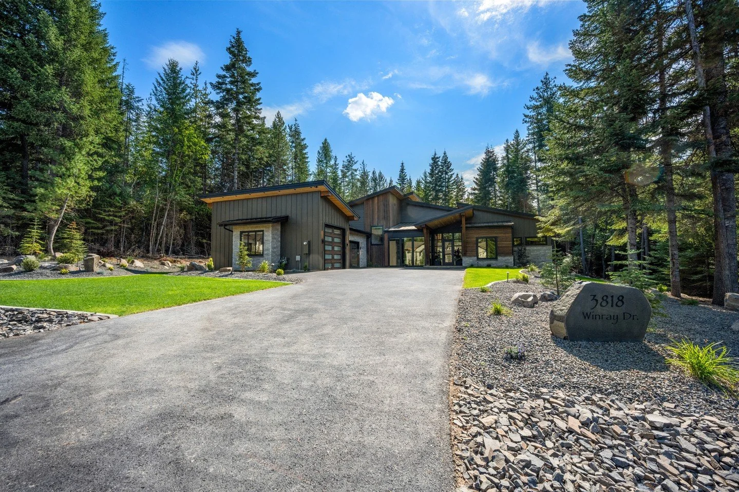 Part I: The Summit in Fox Hollow 🌐 ⁠
⁠
📍3818 E Winray Drive Hayden, ID, 83835 ⁠
⁠
Step into luxury at our 2025 Parade Home in Hayden&rsquo;s Fox Hollow subdivision.⁠
⁠
This stunning new construction features 4 spacious bedrooms, 4 bathrooms, a chef