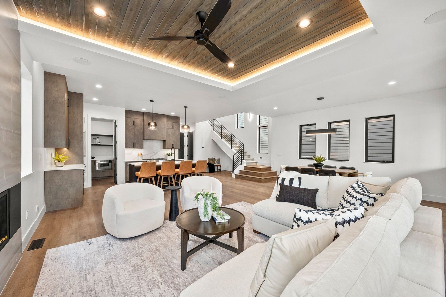 The perfect home for the holidays this year 🔑🎄⁠
⁠⁠
This is one of the last available opportunities to own an Atlas Build in the waterfront. Walk to restaurants, shopping and the beach. The Florence is a two-story, 2,580 square foot plan offering a 