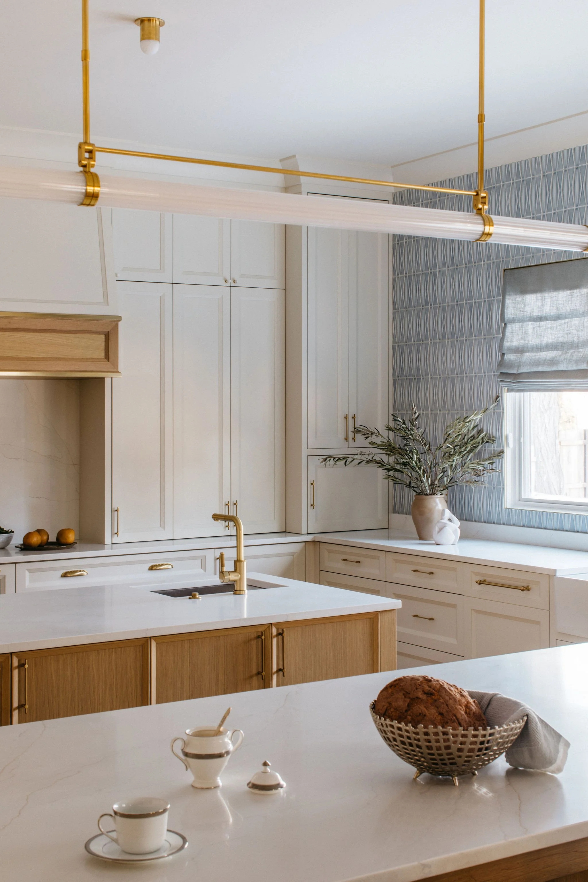 studio-mak-glenview-kitchen-white-island.jpg