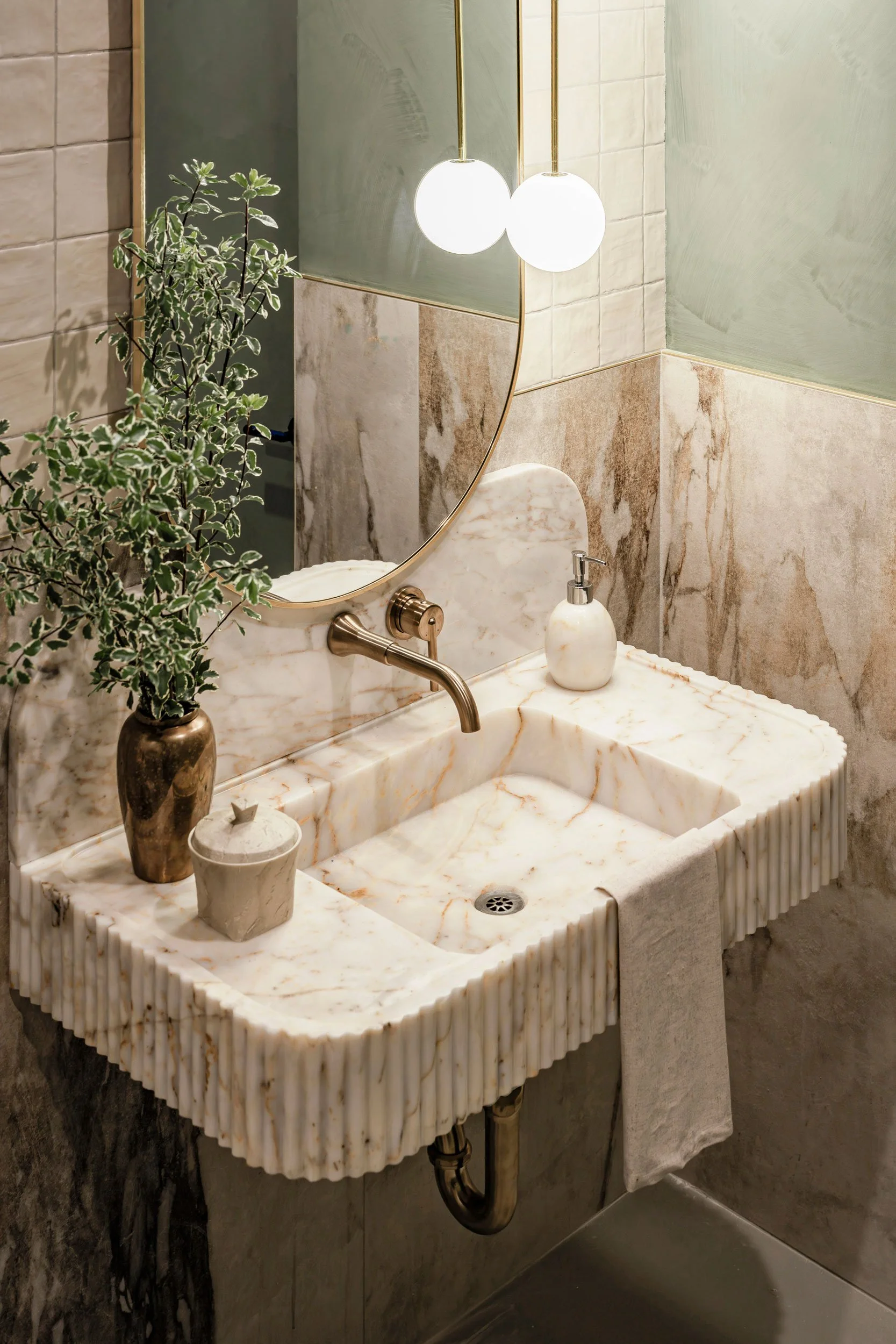 flamant-ii-nail-boutique-wilmette-marble-sink-detail-studio-mak.jpg