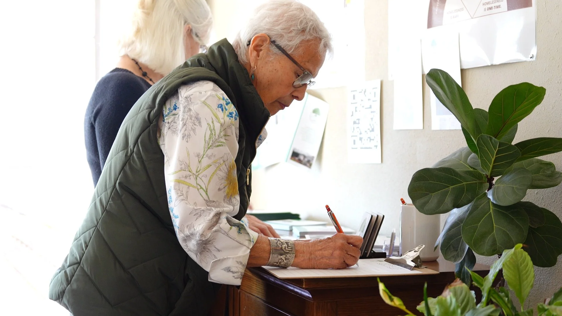 Guest signing_1.17.1.jpg