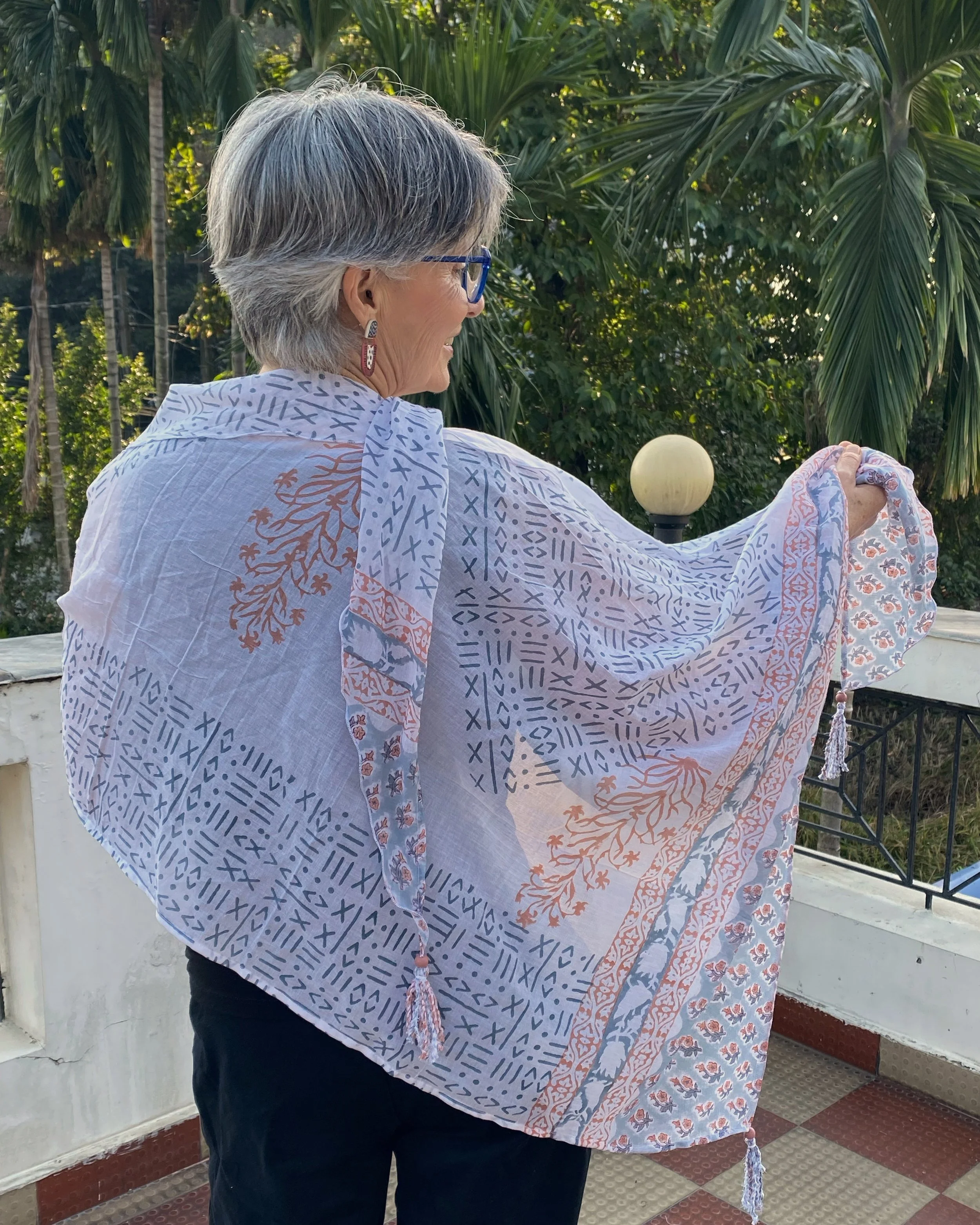 GreyShawl4.jpg