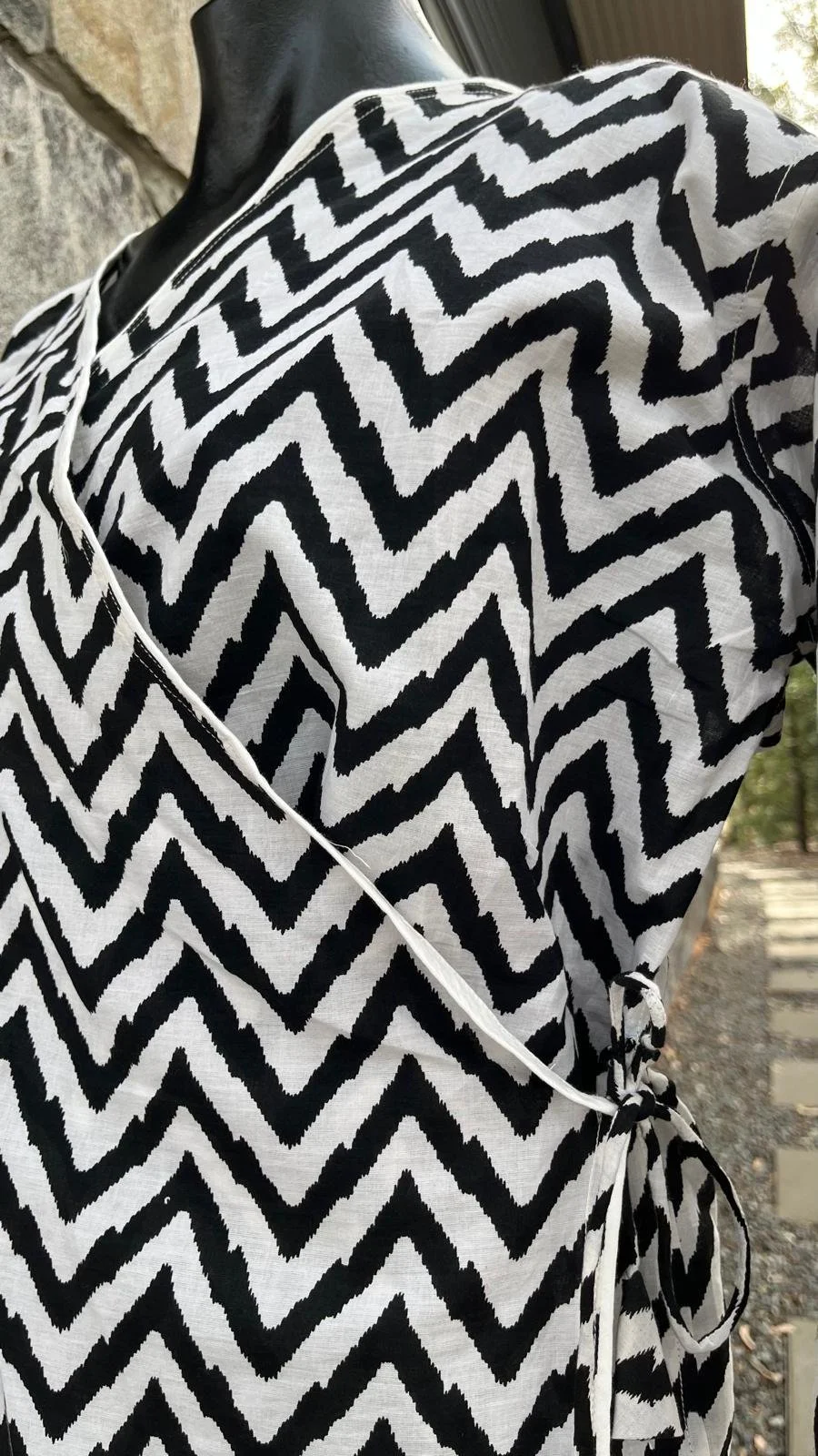 BWZigZagCross side.JPG