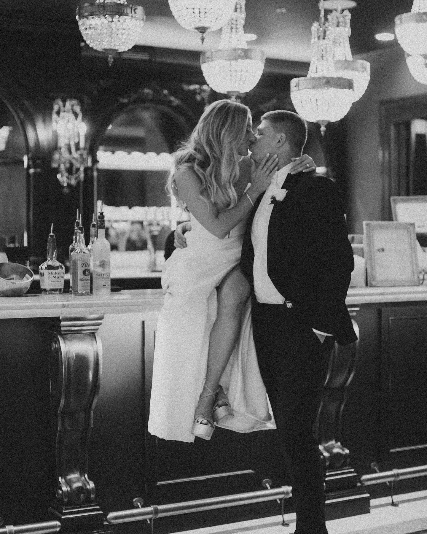 Happy Anniversary Chetaitis&rsquo;s ✨ 

Photog @briannawilburphoto 
Film @k.a.films 
Florals @petalswithstyle 
Floral Wall @nicolfloraldesign 
Hair and Makeup @mkupthebeautystudio 
Catering @thejdkgroup 
Venue @thewillowsatashcombe 
Floral walls @nic