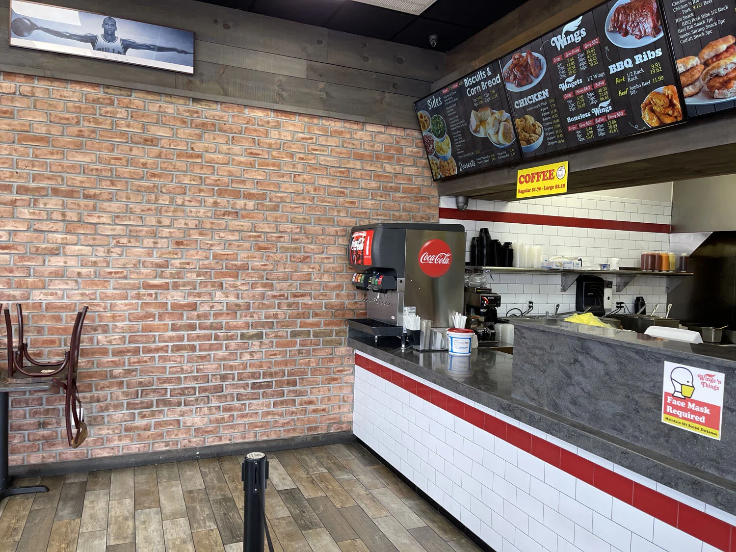 Locations & Contact — Wings 'n Things