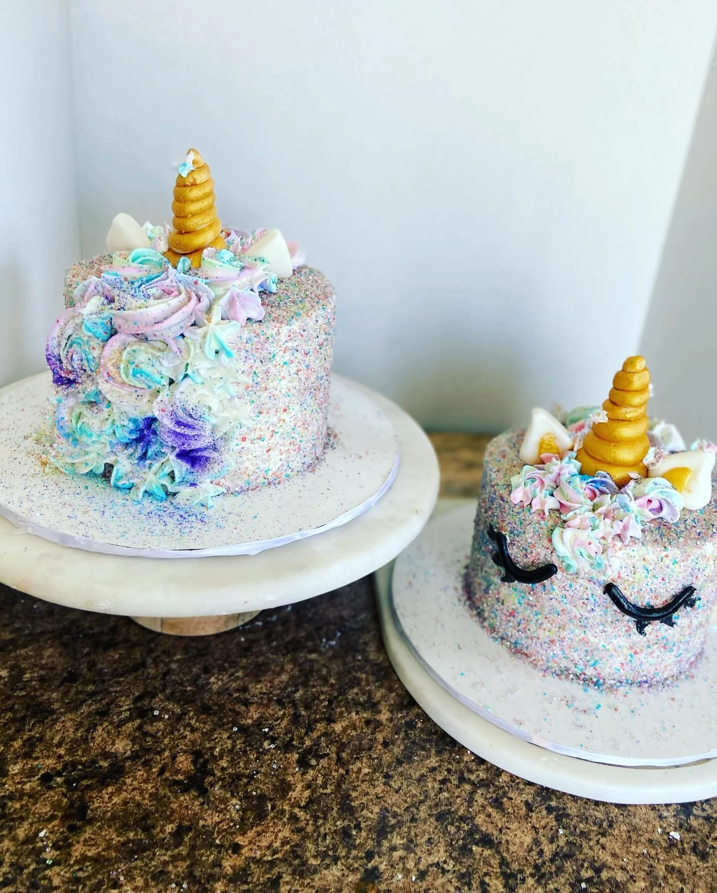 Swipe through to see the process of creating these super cute unicorn sister cakes!

@wiltoncakes sanding sugar/pearlized sugar mixed together resulted in this gorgeous glitter sprinkle mix!

@sugargeekshow easy buttercream and LMF ALWAYS make my lif