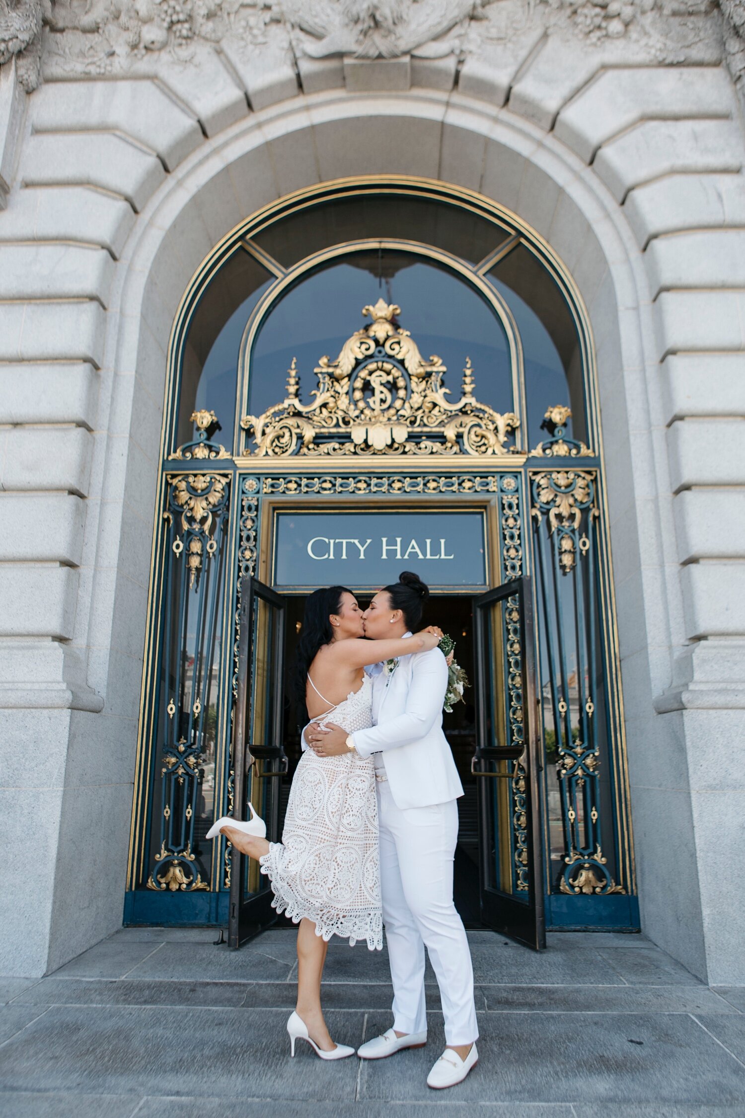 29_San_Francisco_City_Hall_LGBT_Wedding (1).jpg