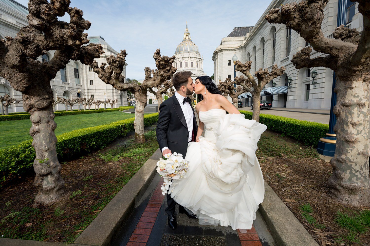 1_San_Francisco_City_Hall_Wedding_Rachel_Levine_Photography (01).jpg