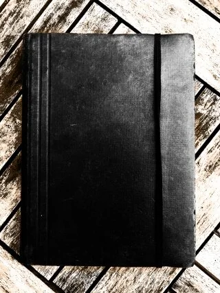 Un carnet de route qui raconte un long voyage en Amérique du Sud.