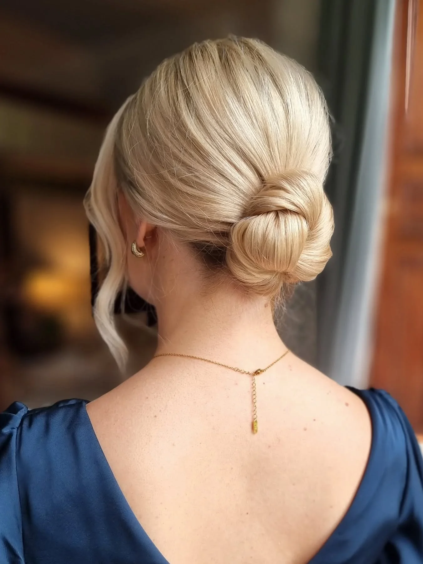 Loved this bridesmaid bun today! 

Hair was a bit longer than past shoulders and thick, no layers.