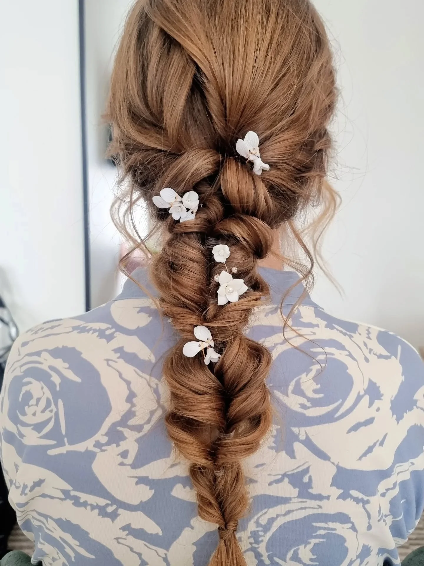 A boho plait for Emma, one of my lovely summer brides ♡

#bohoweddinghair #bohoplait #bridalhair